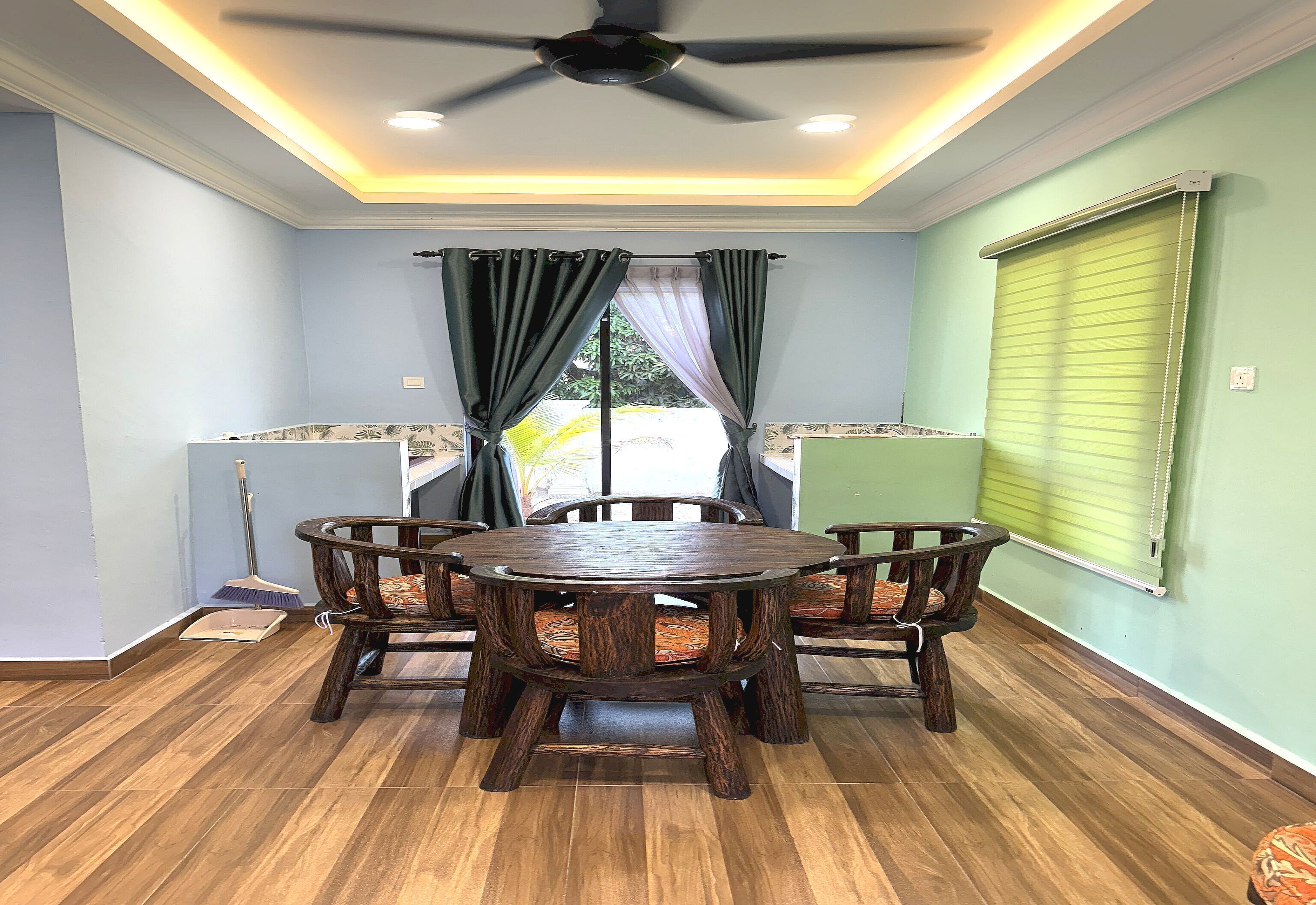 Capital O 90949 Pelangi Beach Resort Mersing