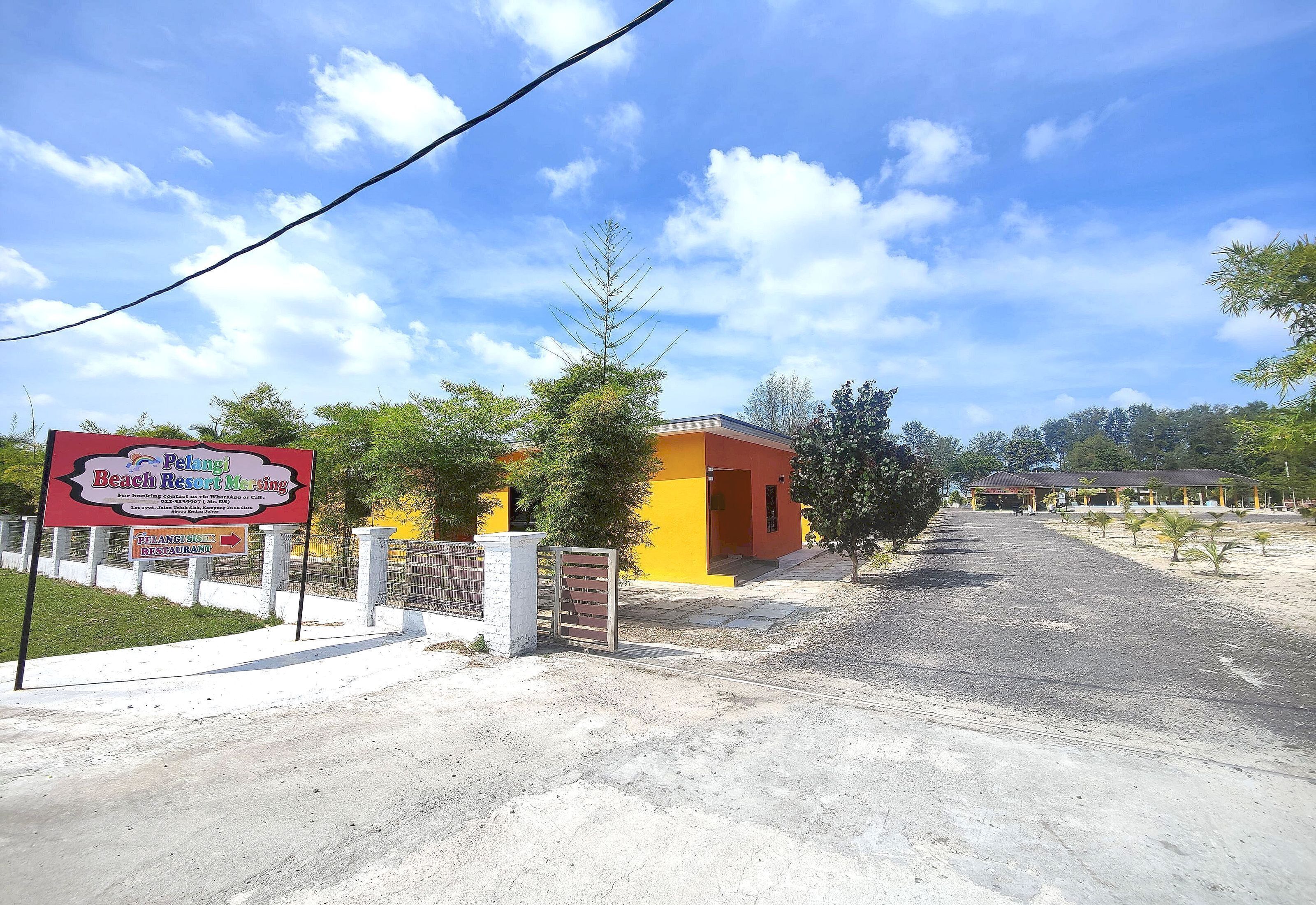 Capital O 90949 Pelangi Beach Resort Mersing