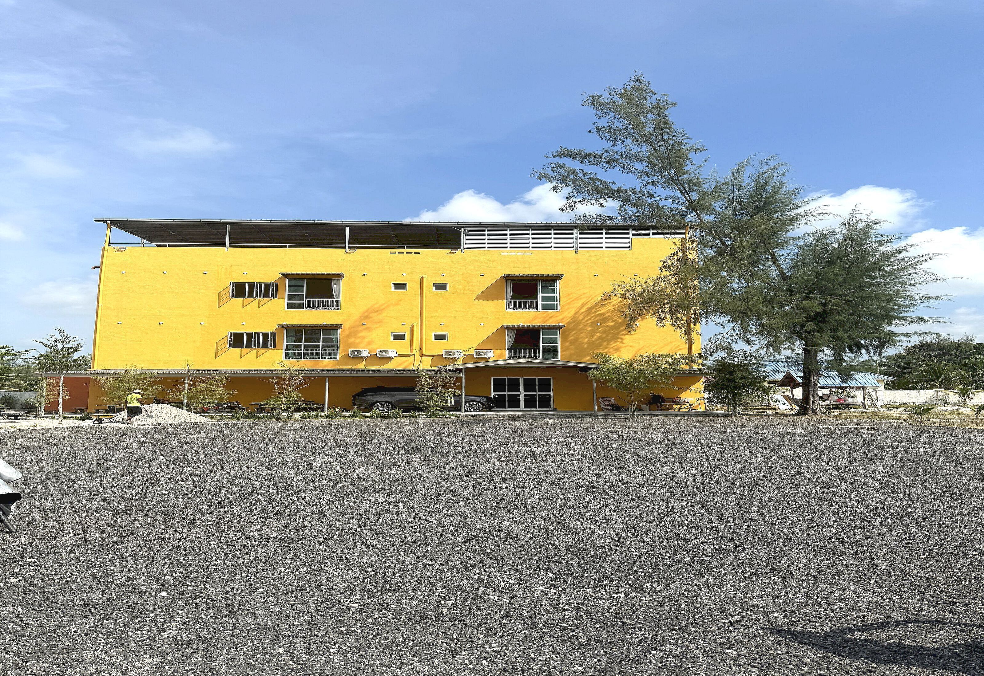 Capital O 90949 Pelangi Beach Resort Mersing