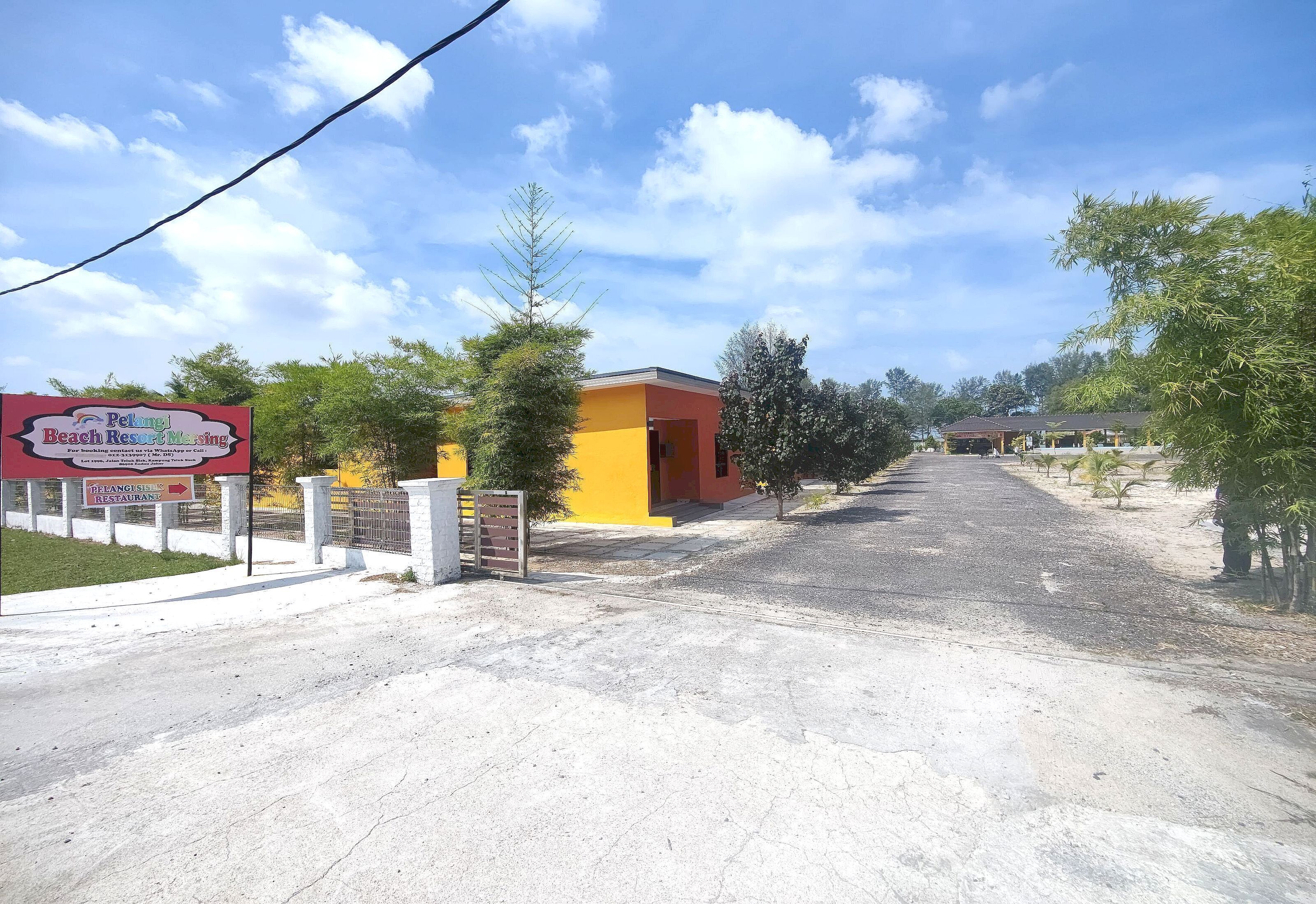 Capital O 90949 Pelangi Beach Resort Mersing