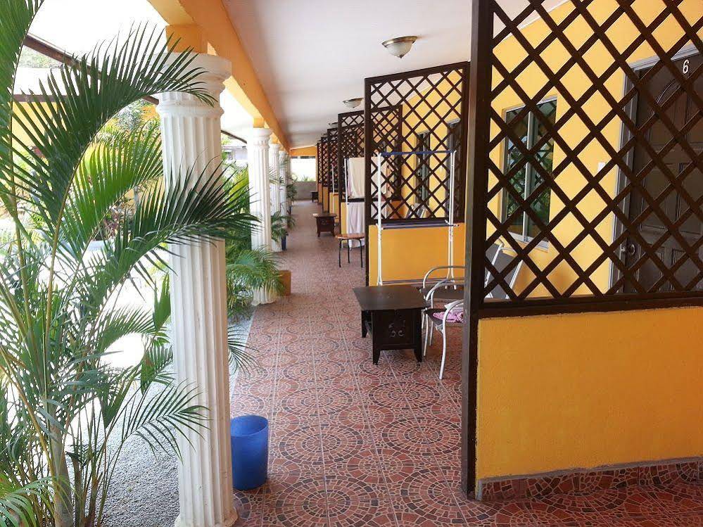 Pantai Tengah Beach Inn