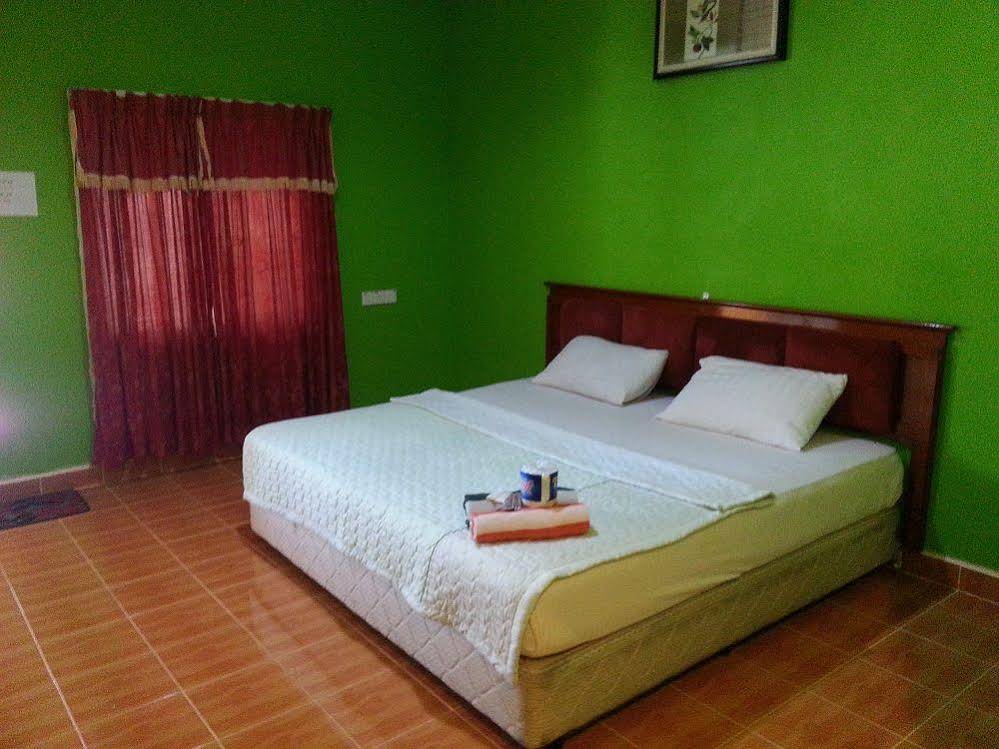 Pantai Tengah Beach Inn