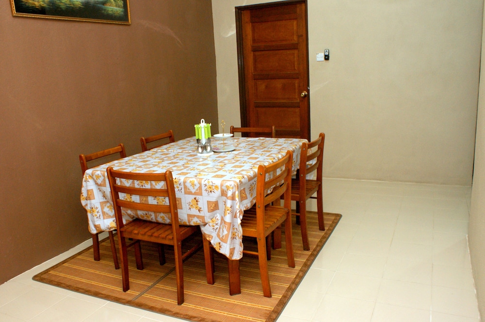 Pemandangan Indah Guest House