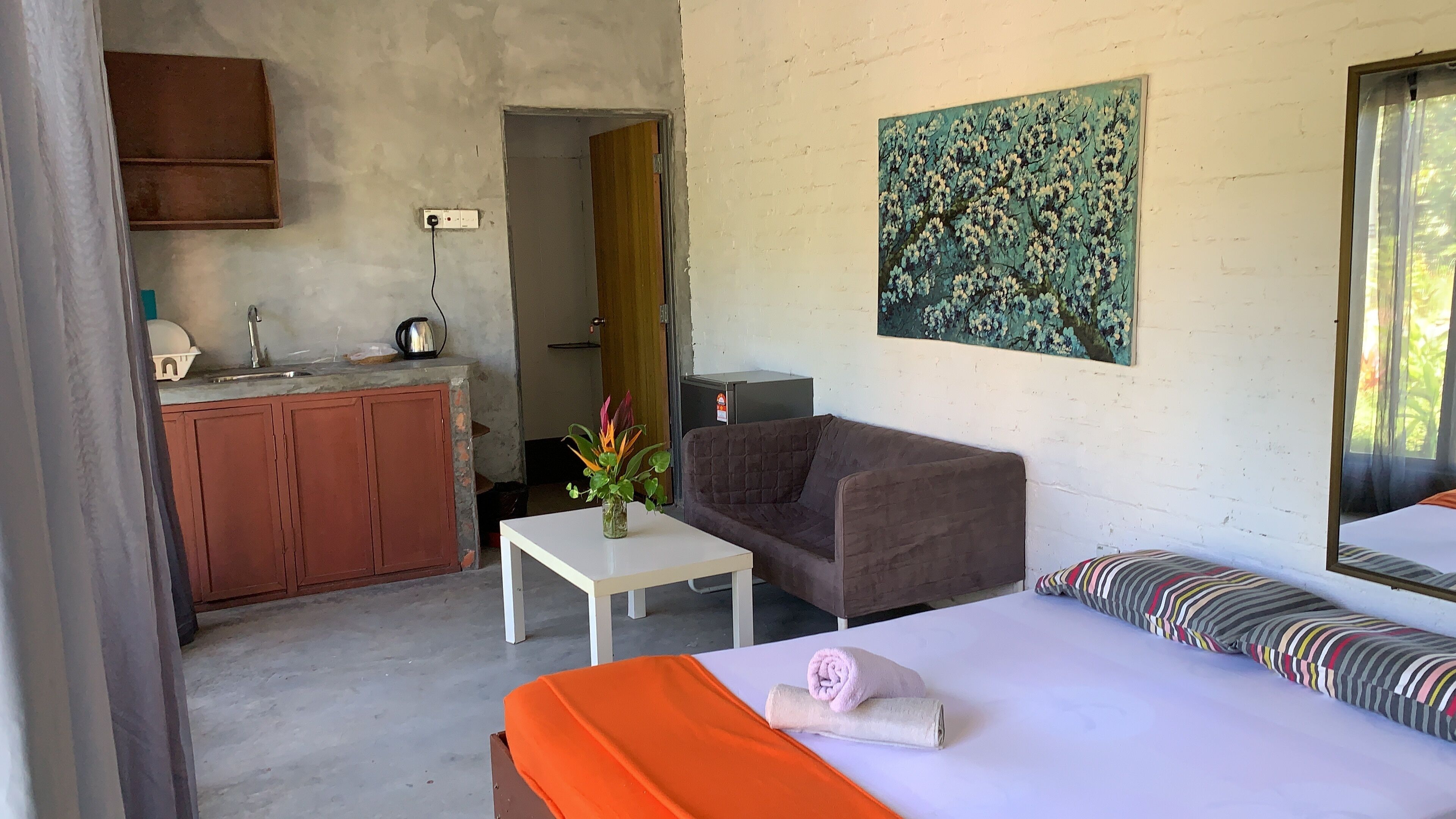 Rouhi Retreats By Doulos
