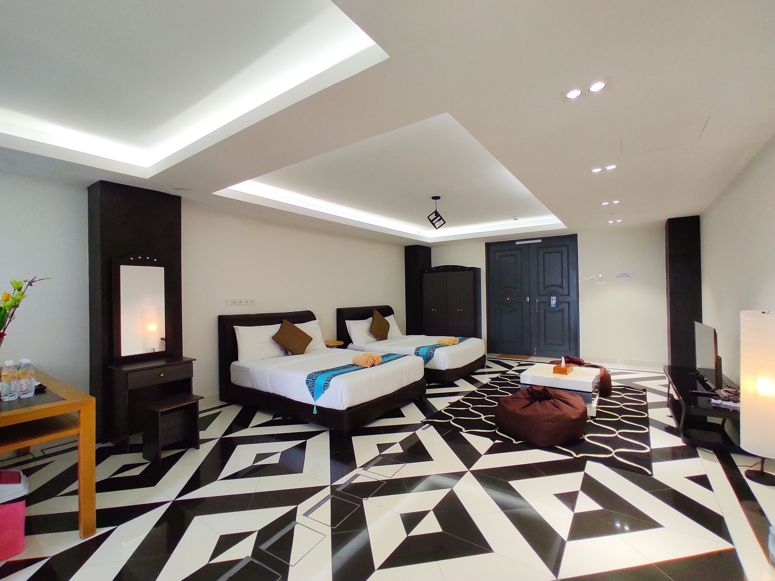 Shell Out Beach Club Suite - Hostel