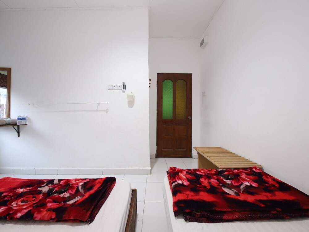 Vasa Cottage 2 by OYO Rooms