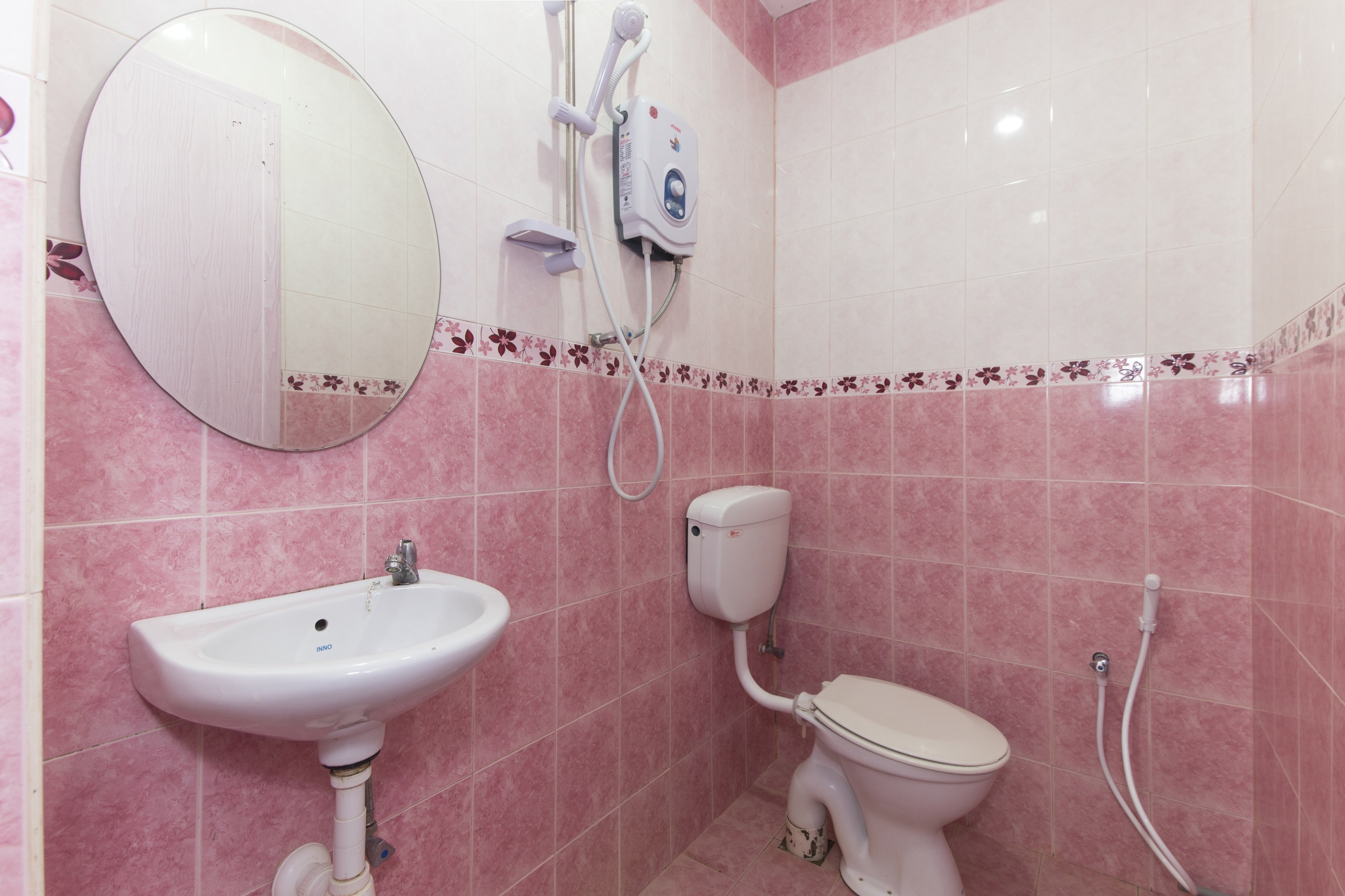 ZEN Rooms Bromedy Motel