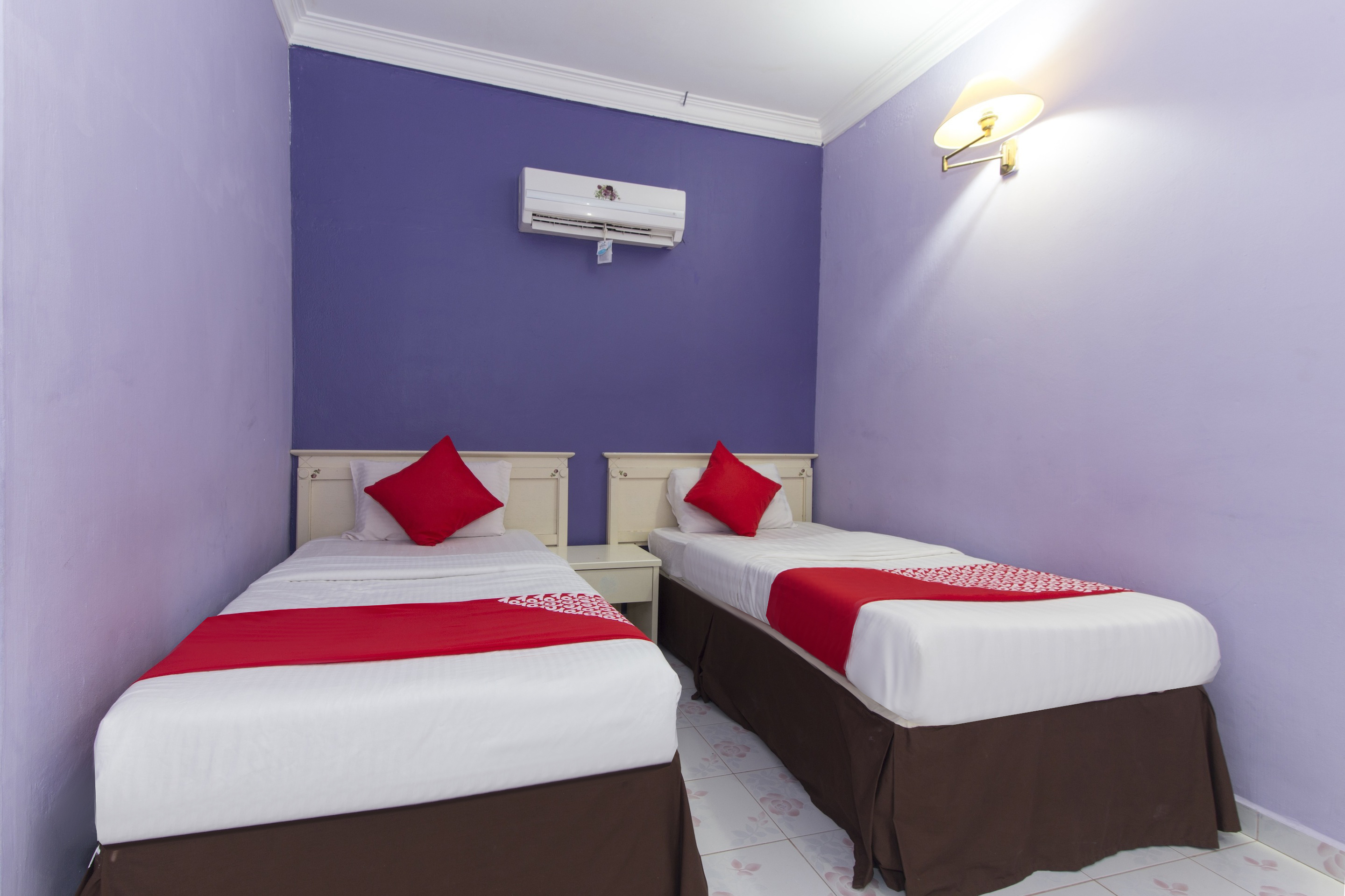 ZEN Rooms Bromedy Motel