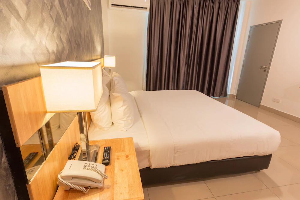 Hotel Adya Express Chenang