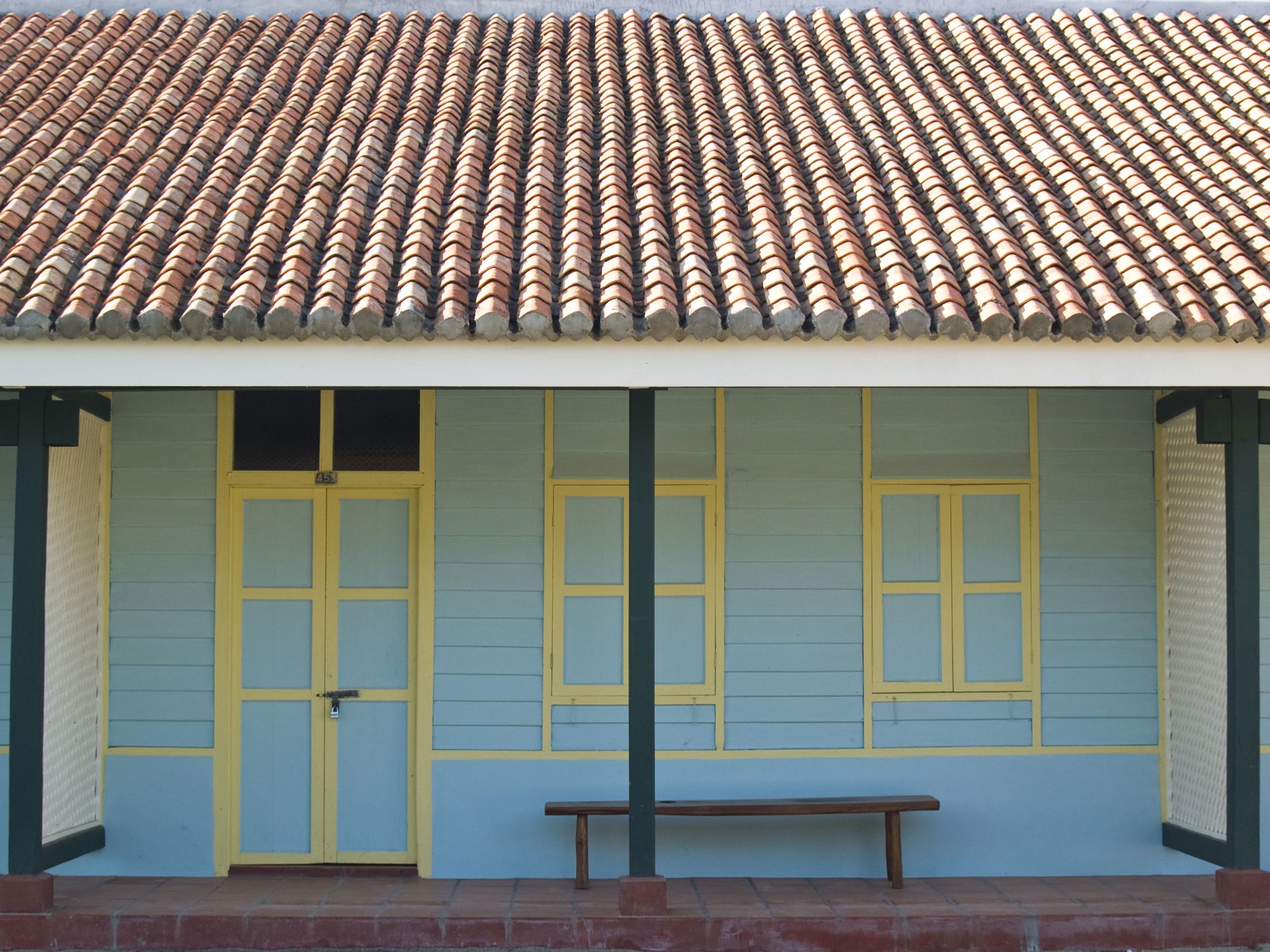 Bon Ton Antique Wooden Villas