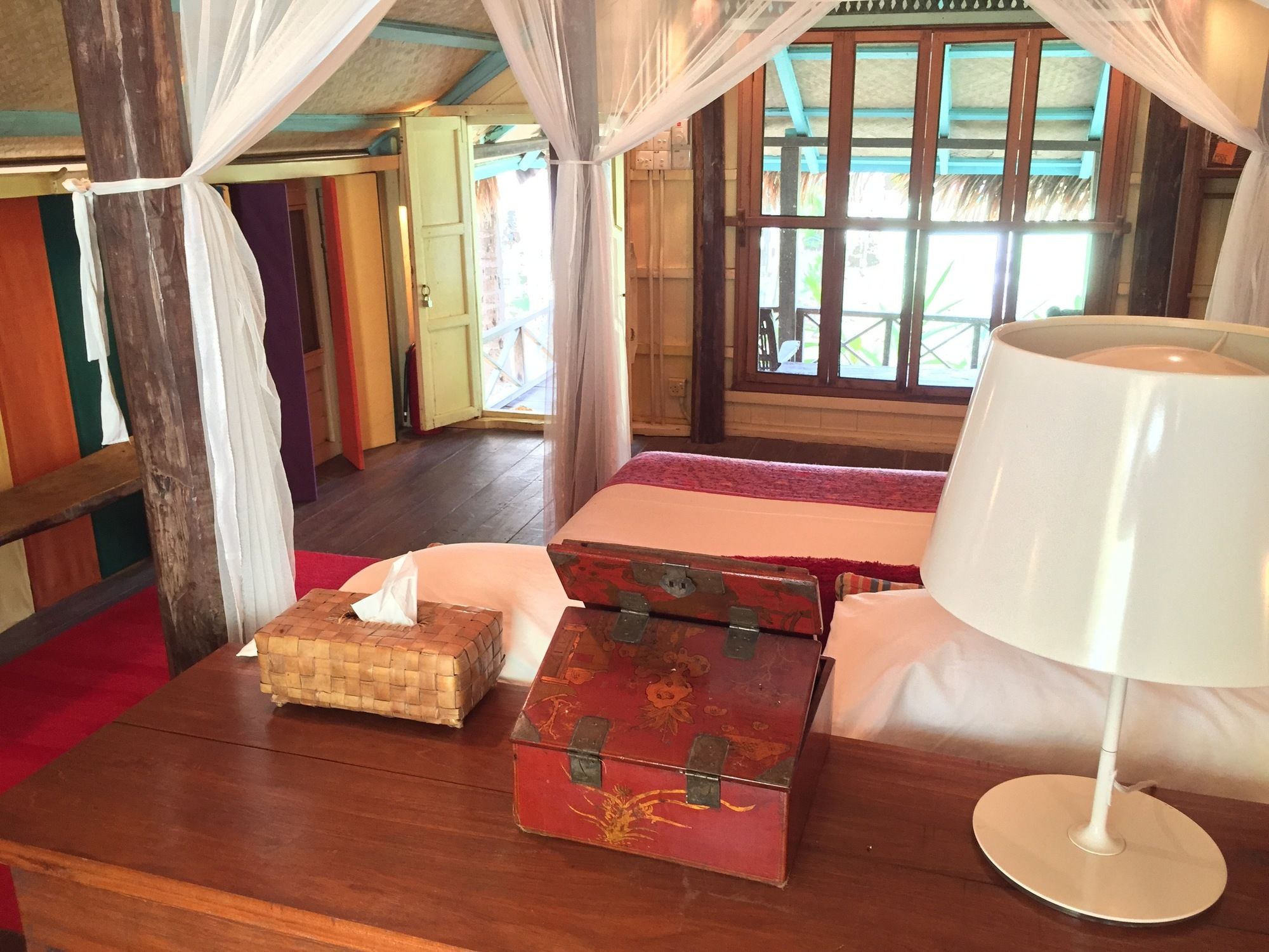 Bon Ton Antique Wooden Villas