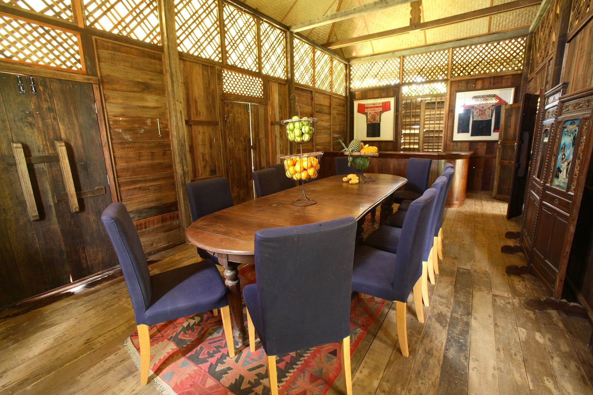 Bon Ton Antique Wooden Villas