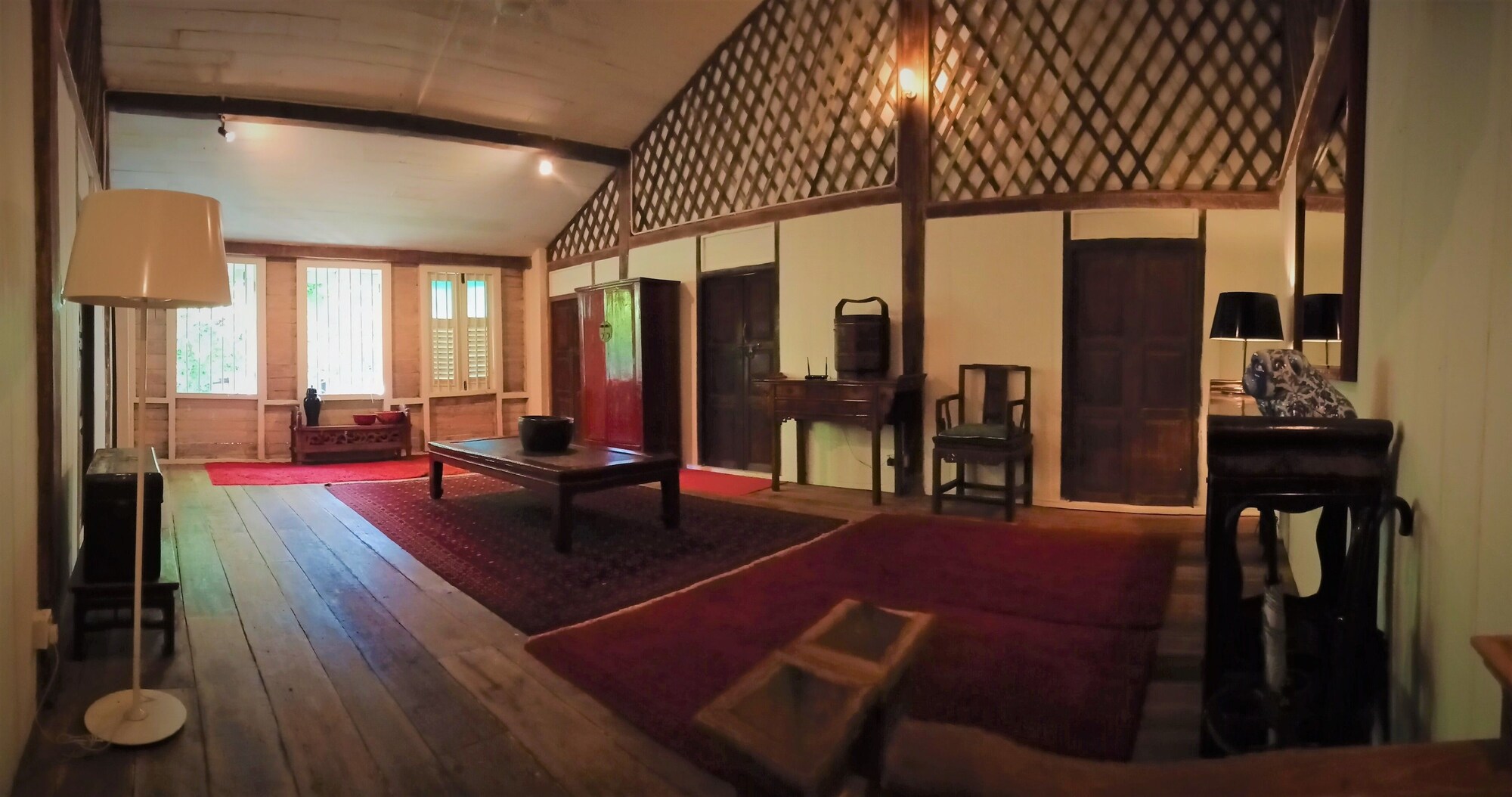 Bon Ton Antique Wooden Villas