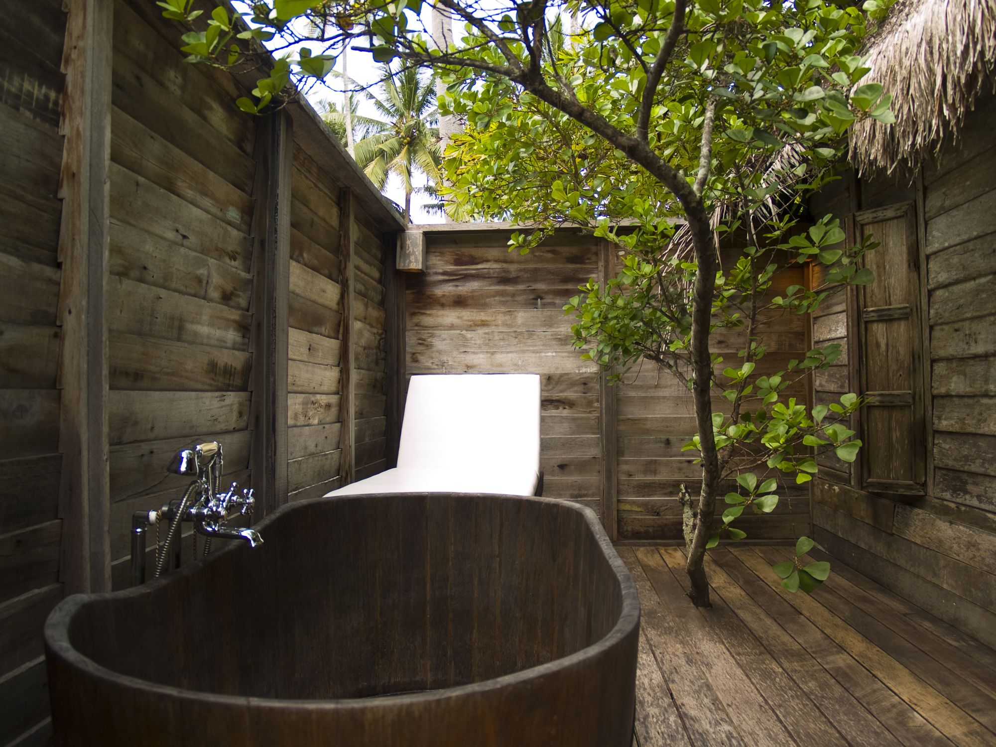 Bon Ton Antique Wooden Villas