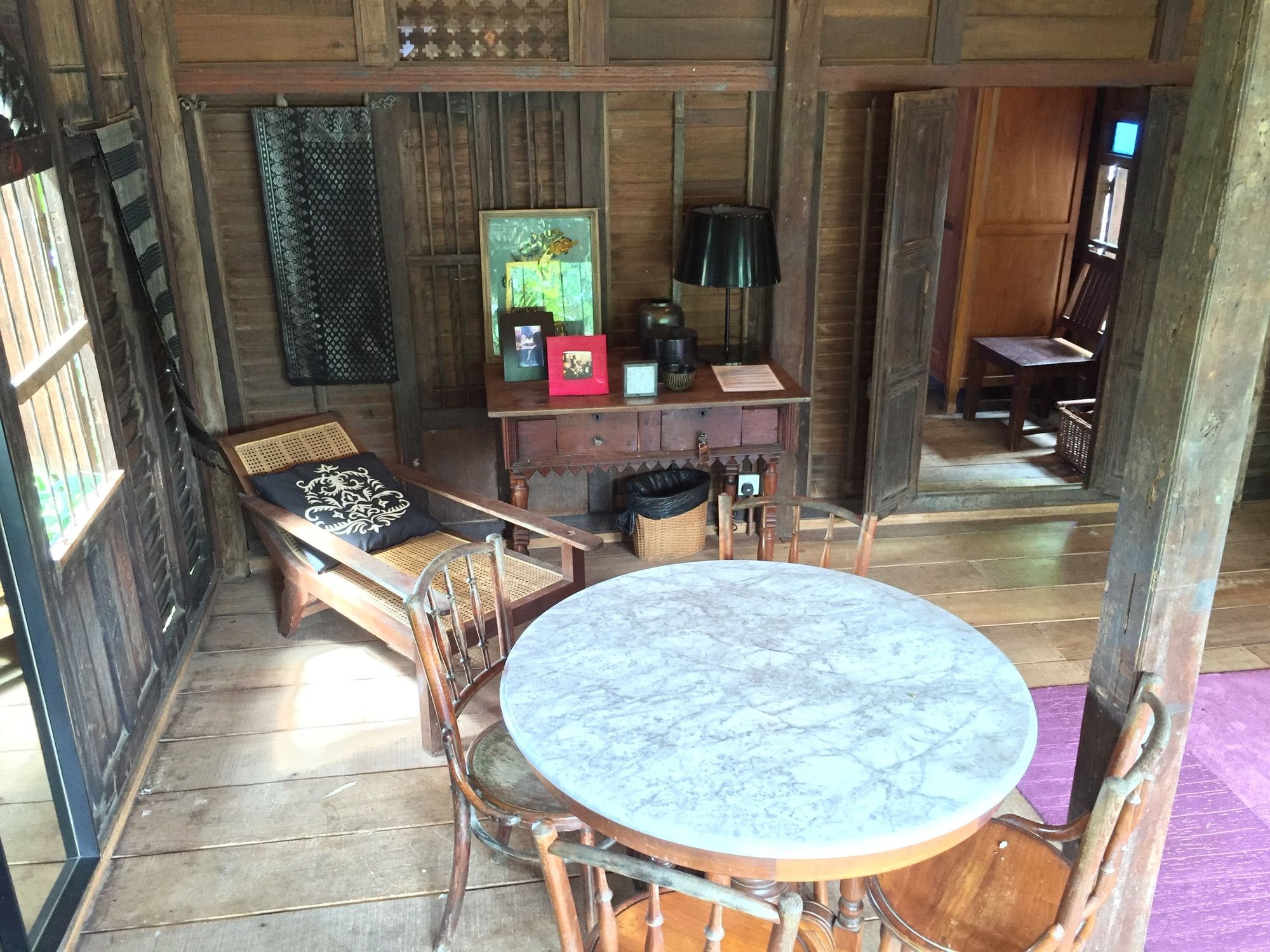 Bon Ton Antique Wooden Villas