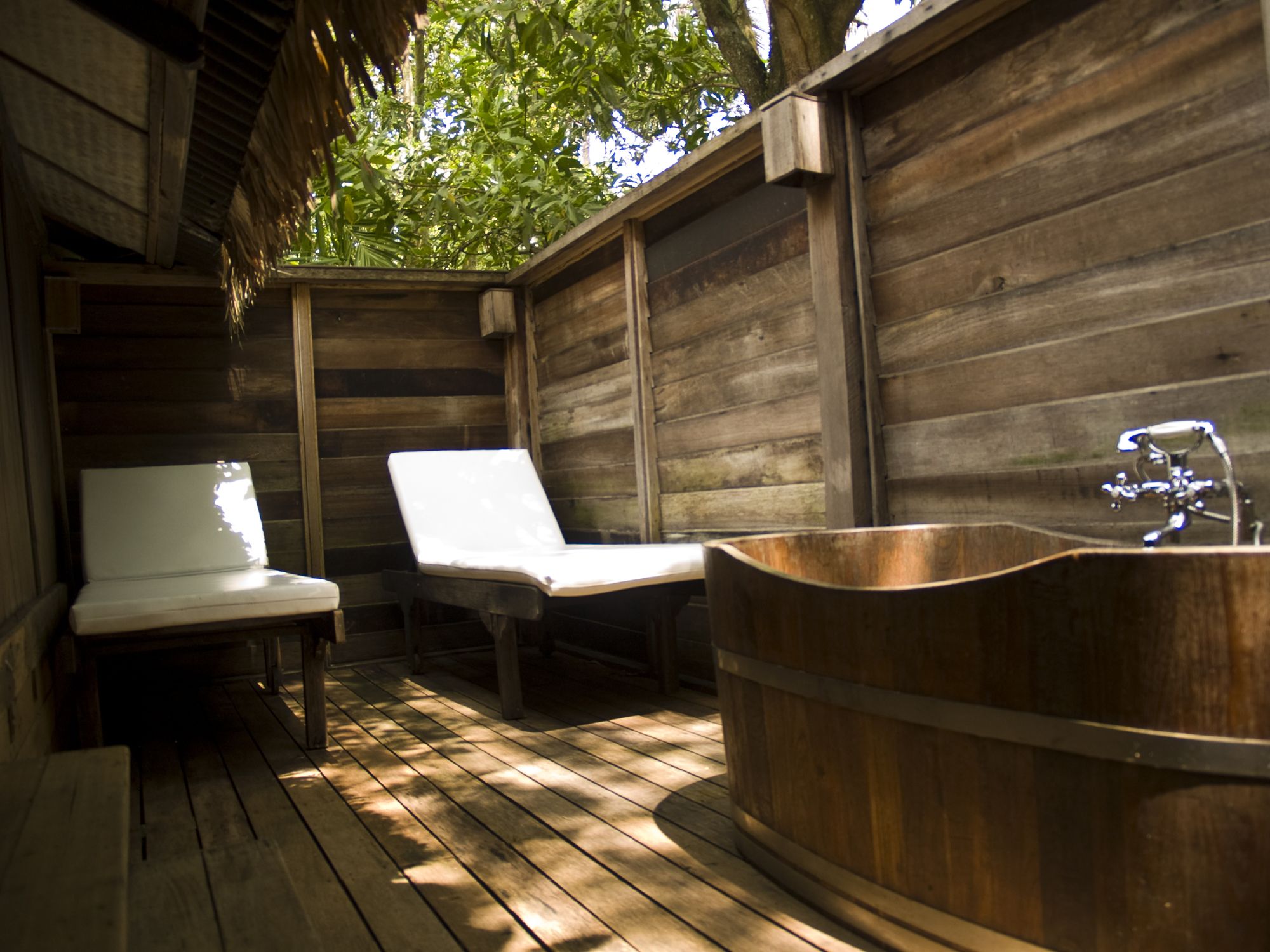 Bon Ton Antique Wooden Villas