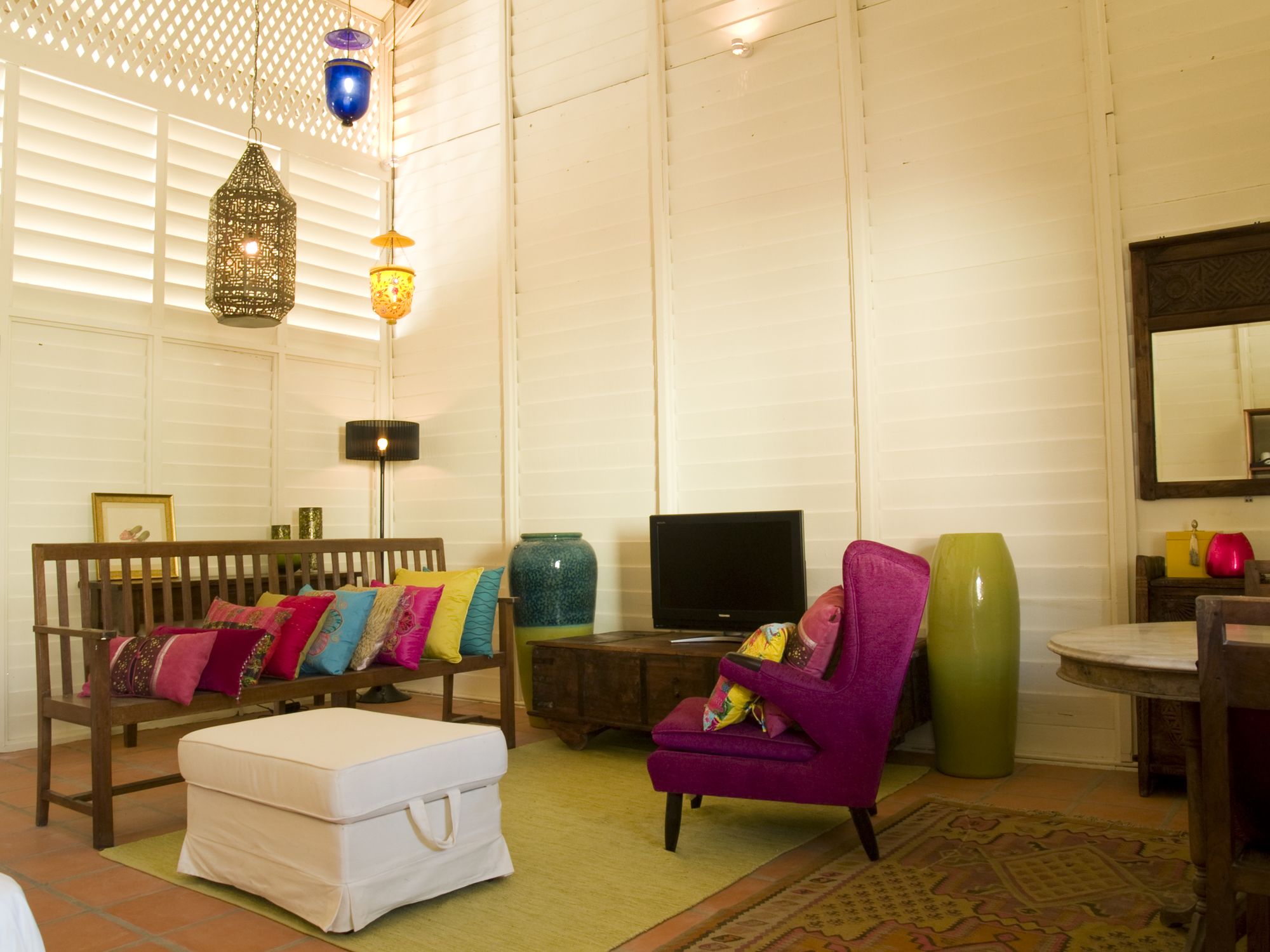 Bon Ton Antique Wooden Villas