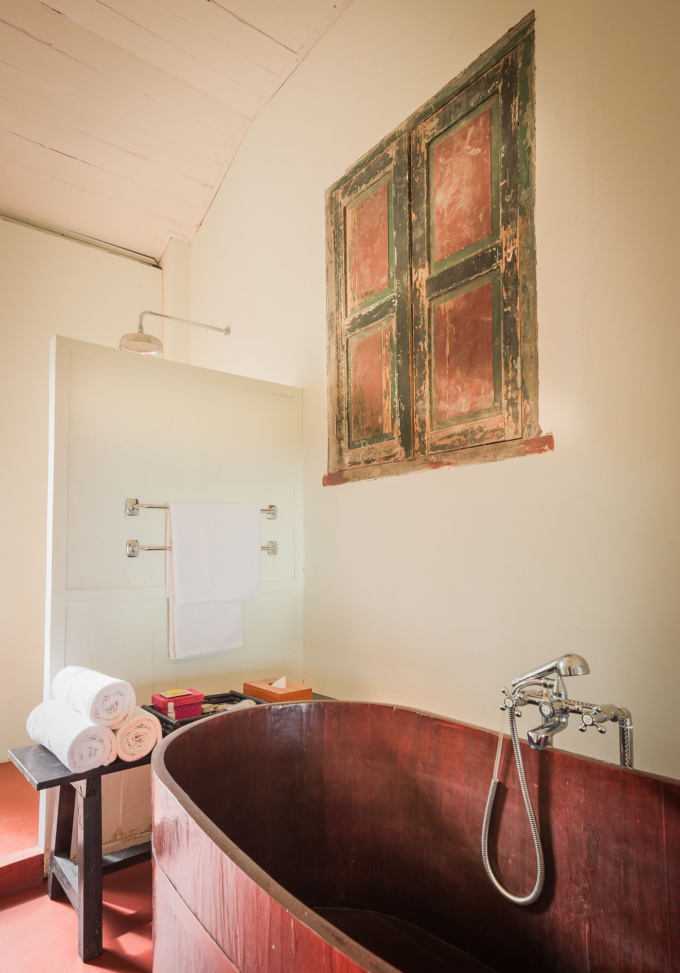 Bon Ton Antique Wooden Villas