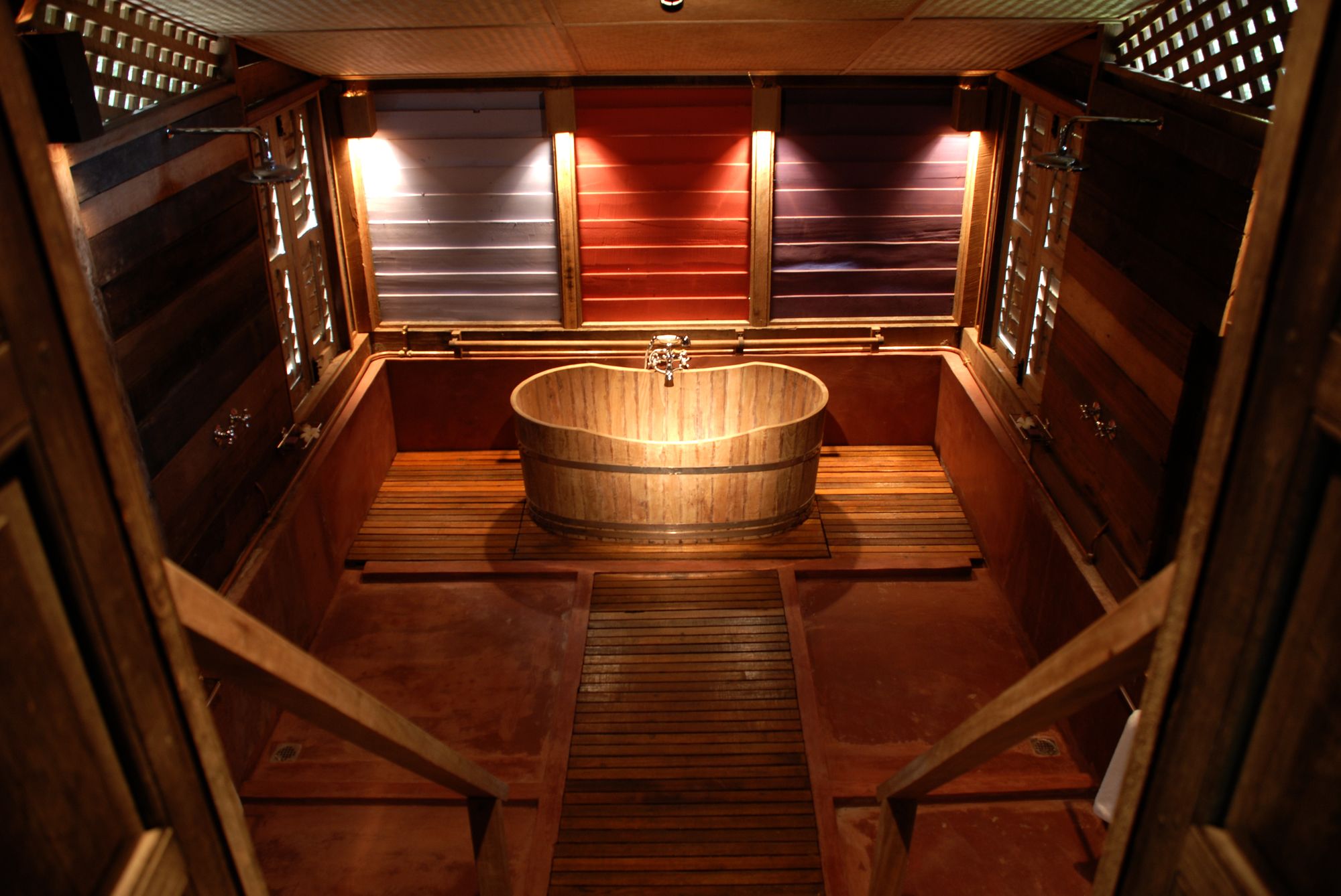 Bon Ton Antique Wooden Villas