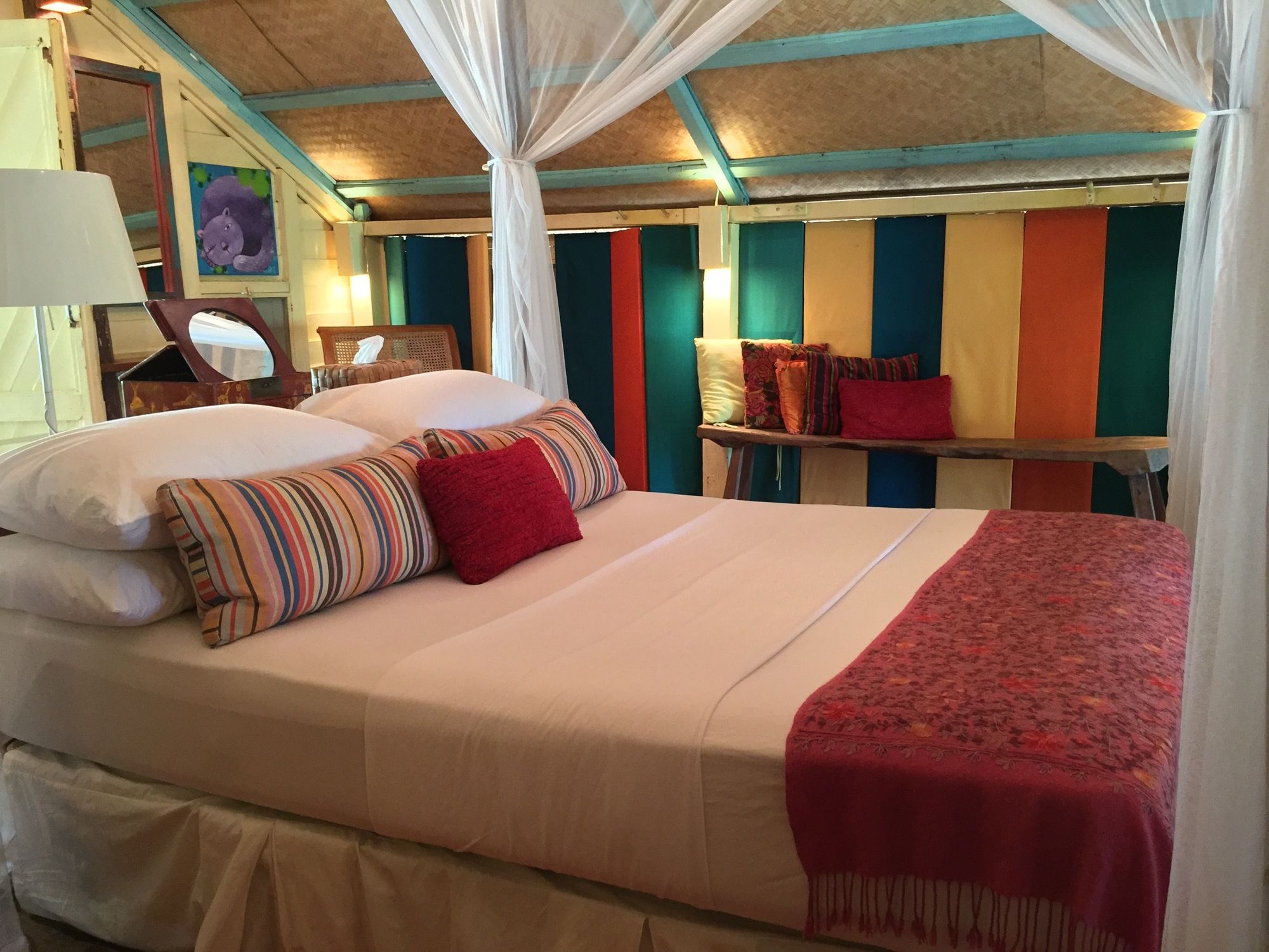 Bon Ton Antique Wooden Villas