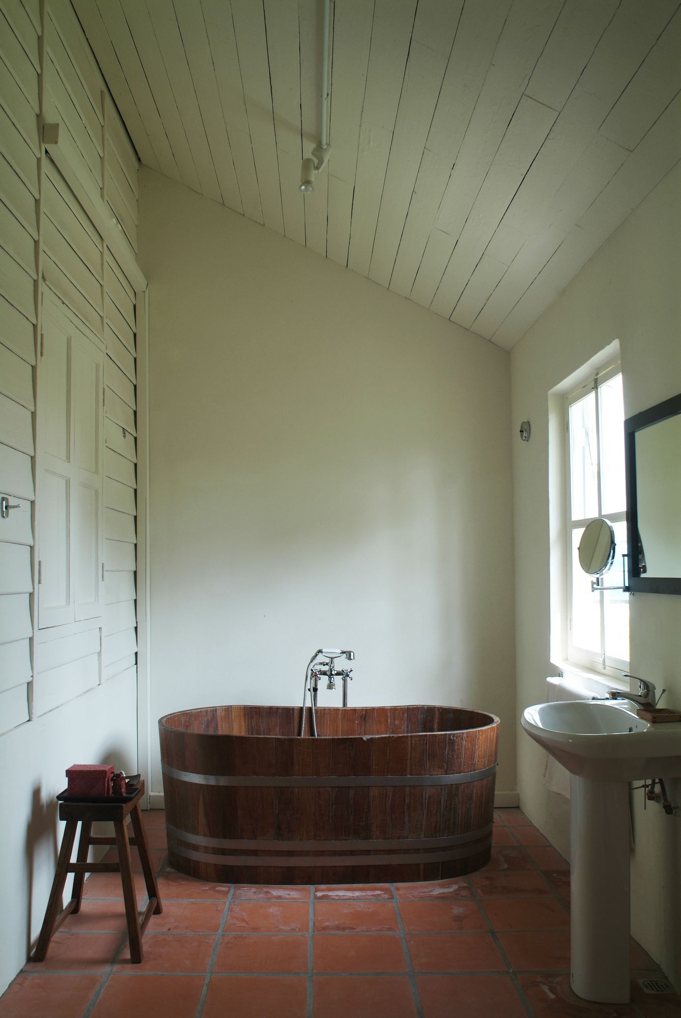 Bon Ton Antique Wooden Villas