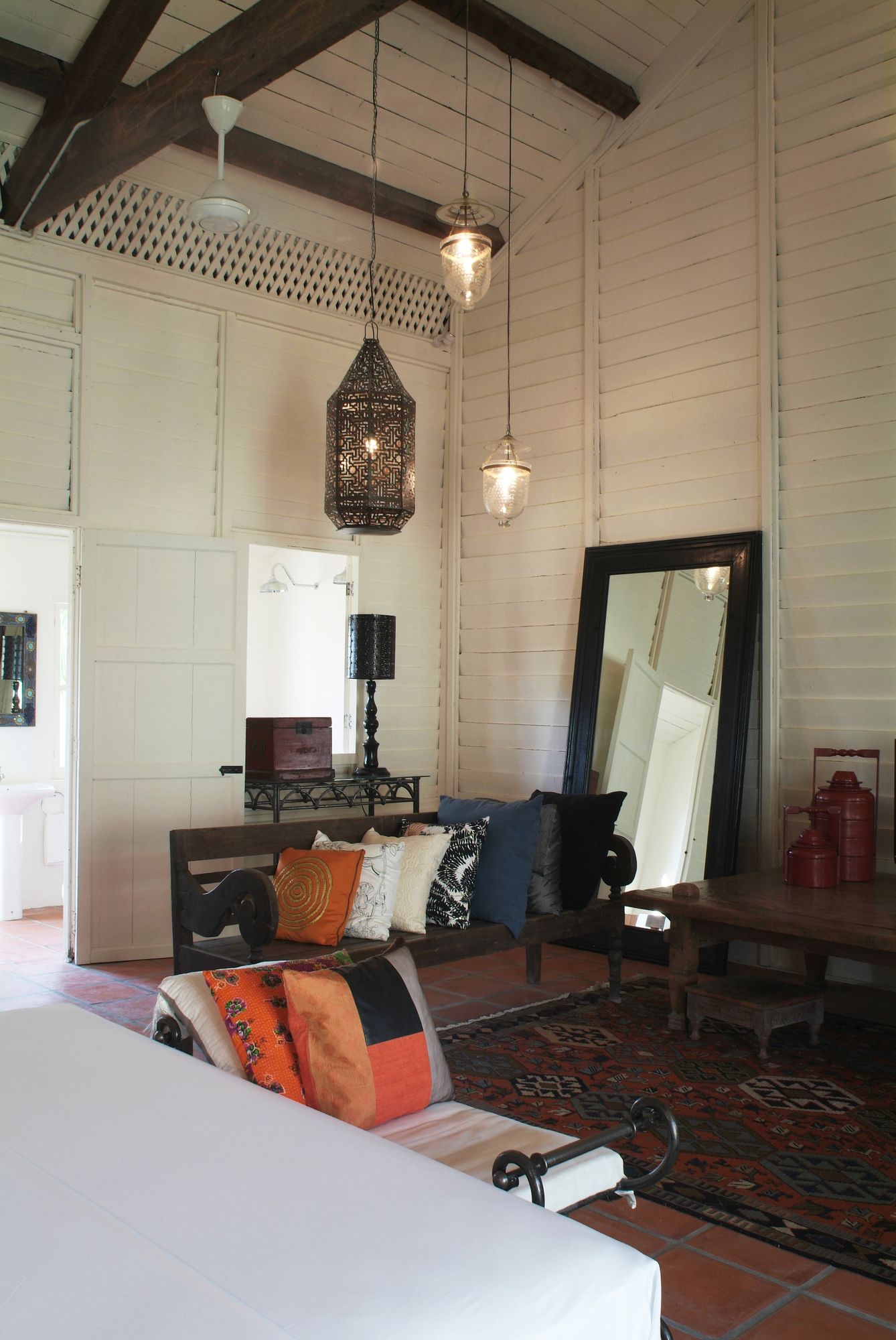 Bon Ton Antique Wooden Villas