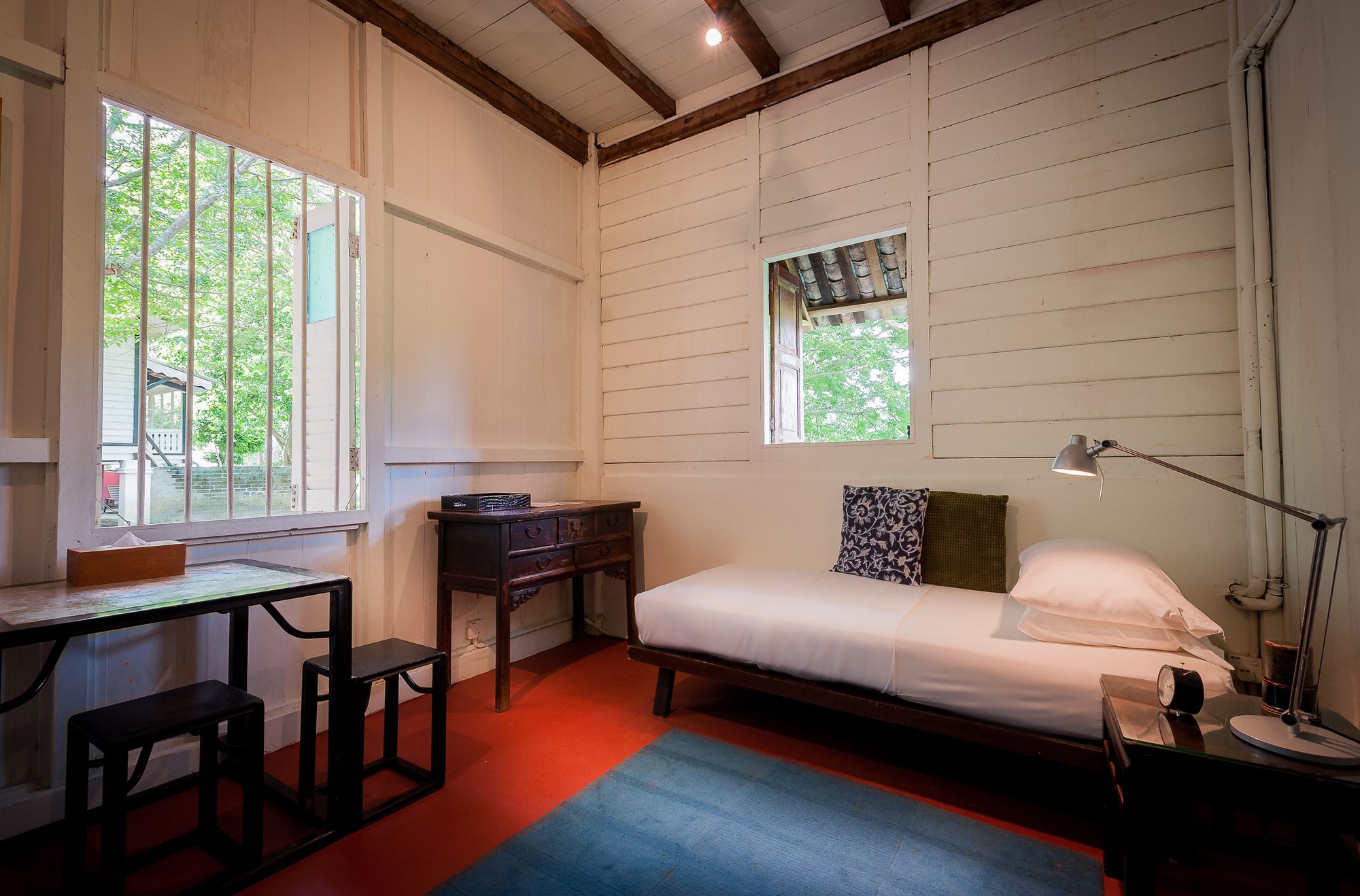 Bon Ton Antique Wooden Villas