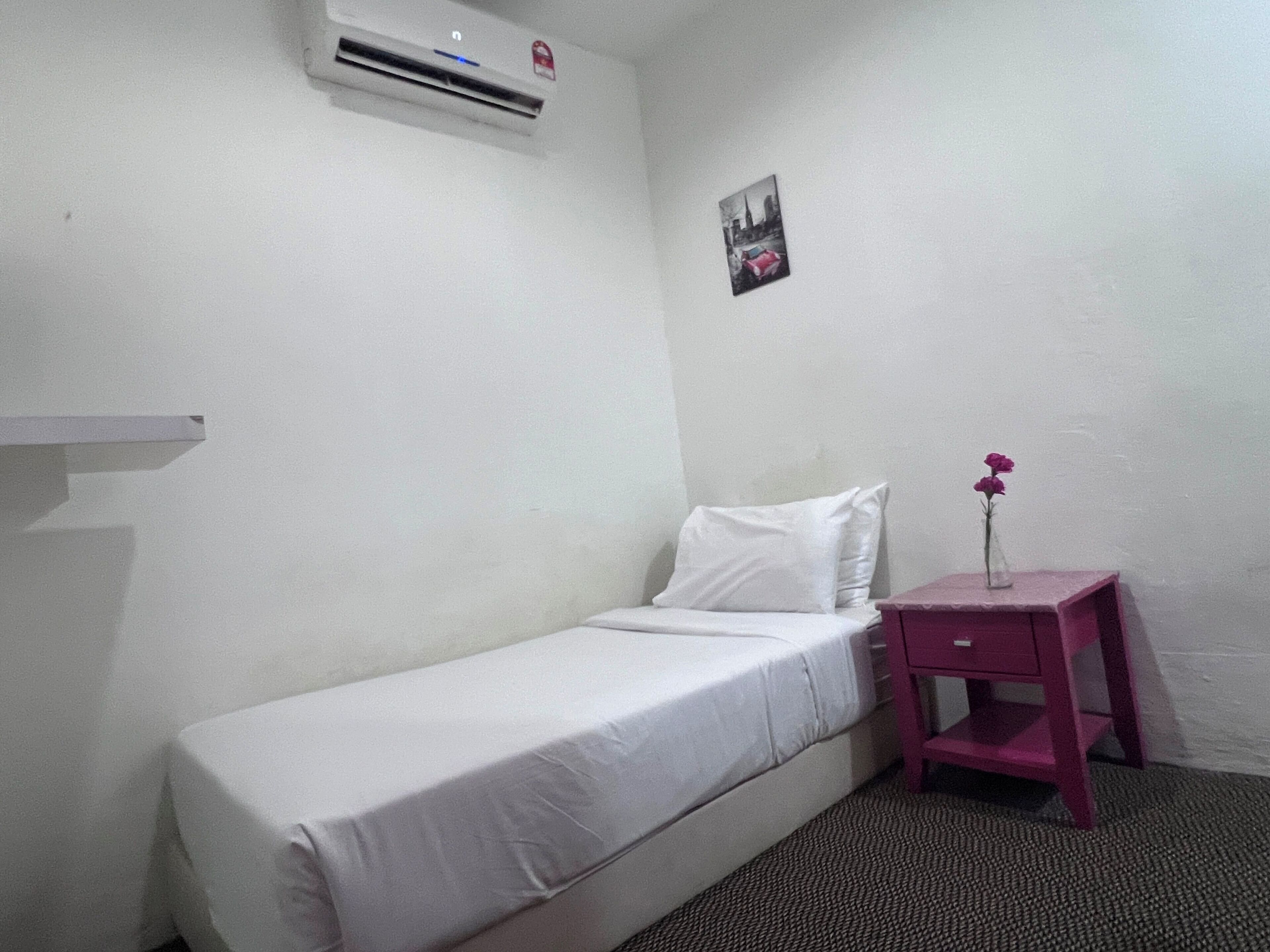 Dg Hotel By OYO