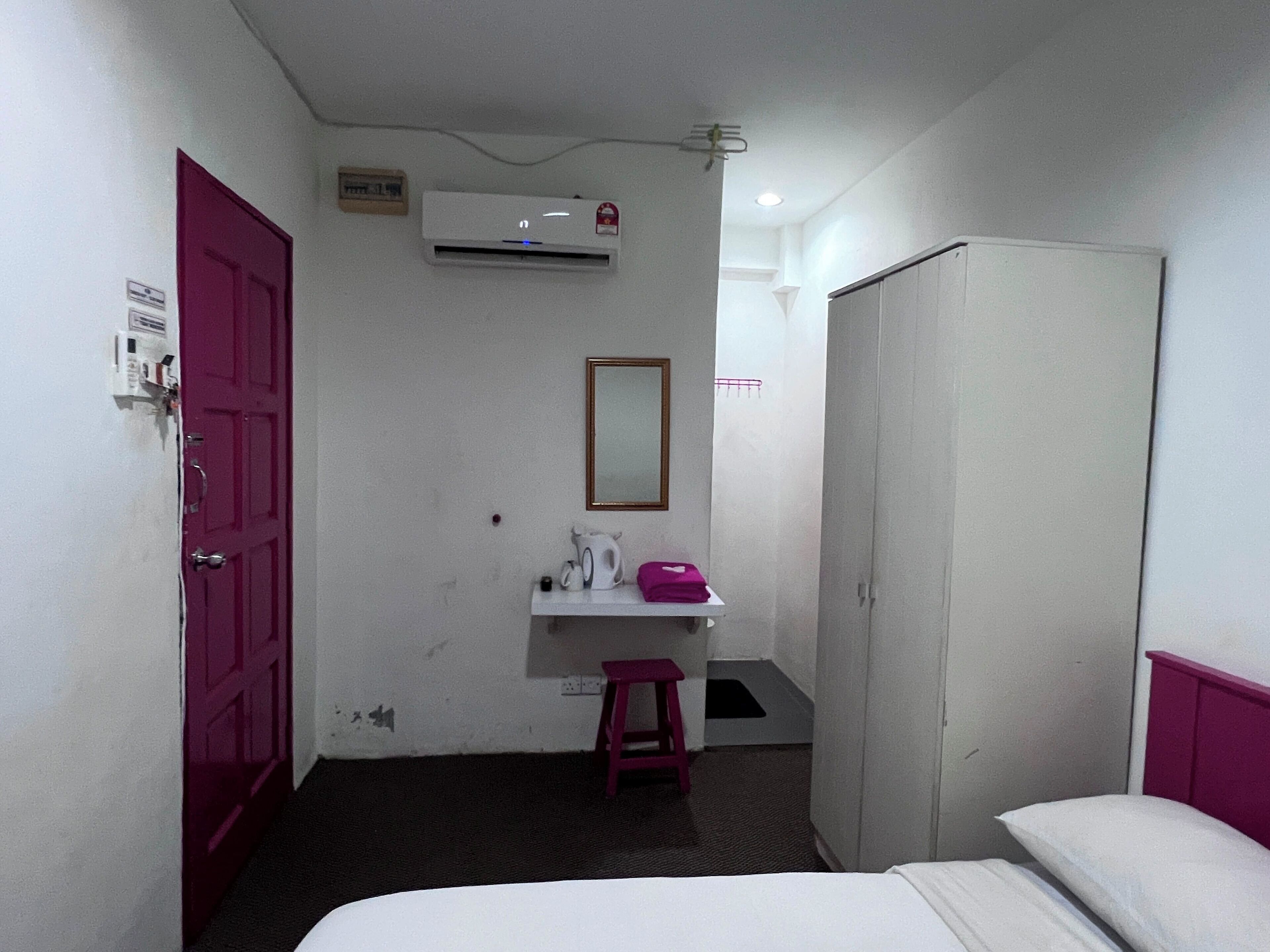 Dg Hotel By OYO