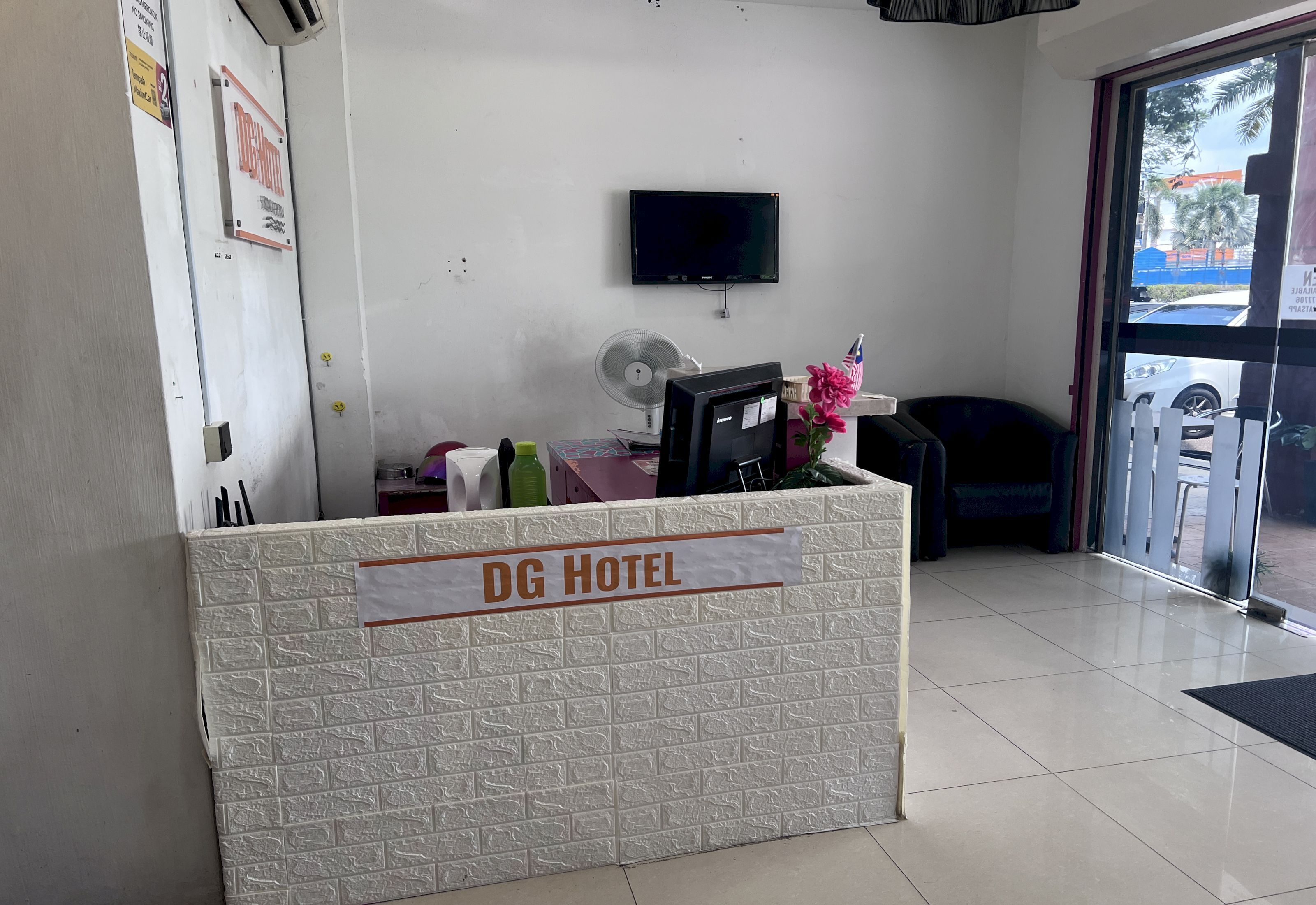 Dg Hotel By OYO