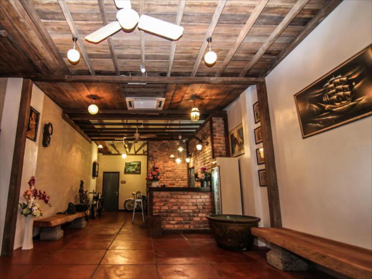 Rock Wood Hotel