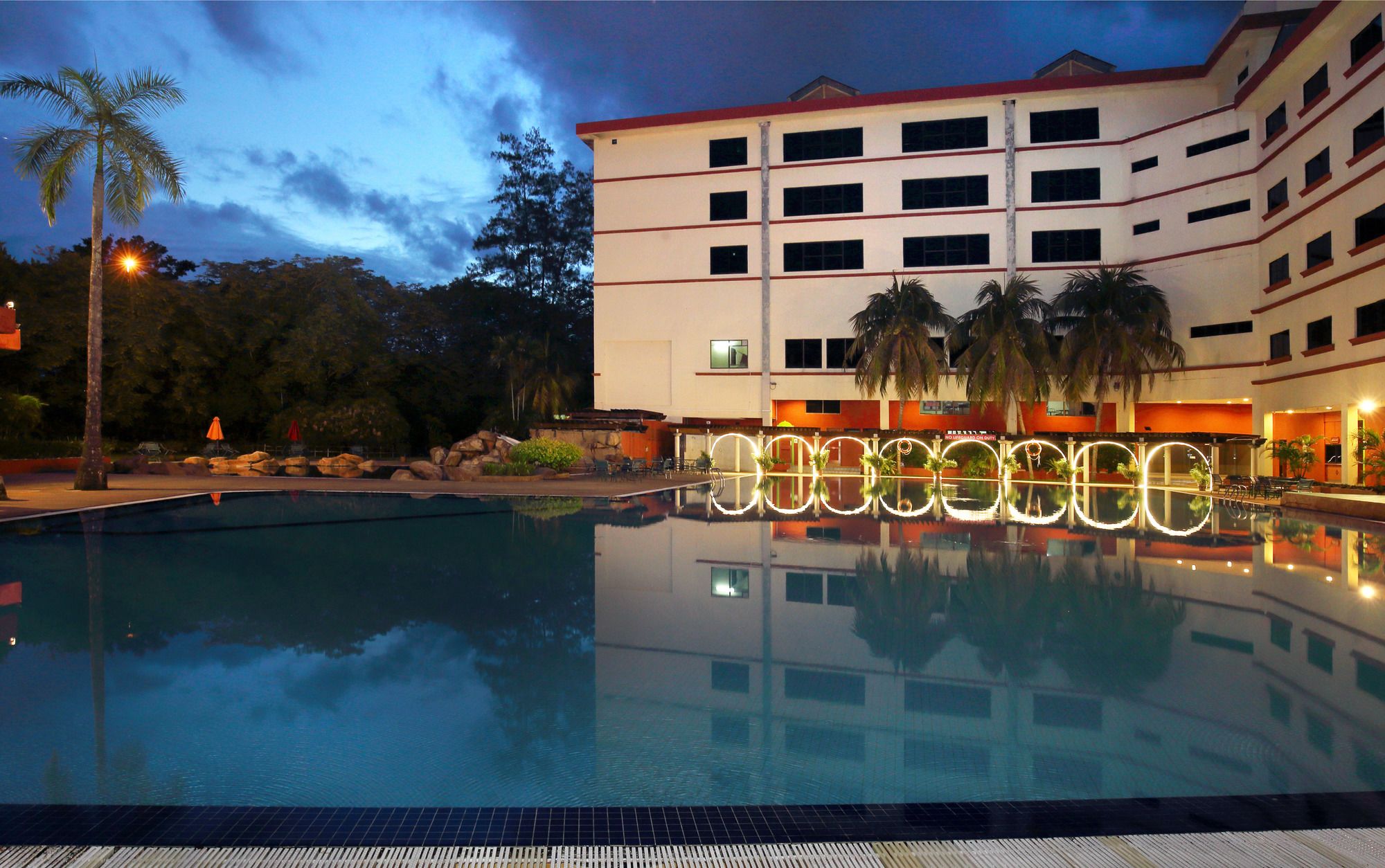 Swiss Avenue Hotel