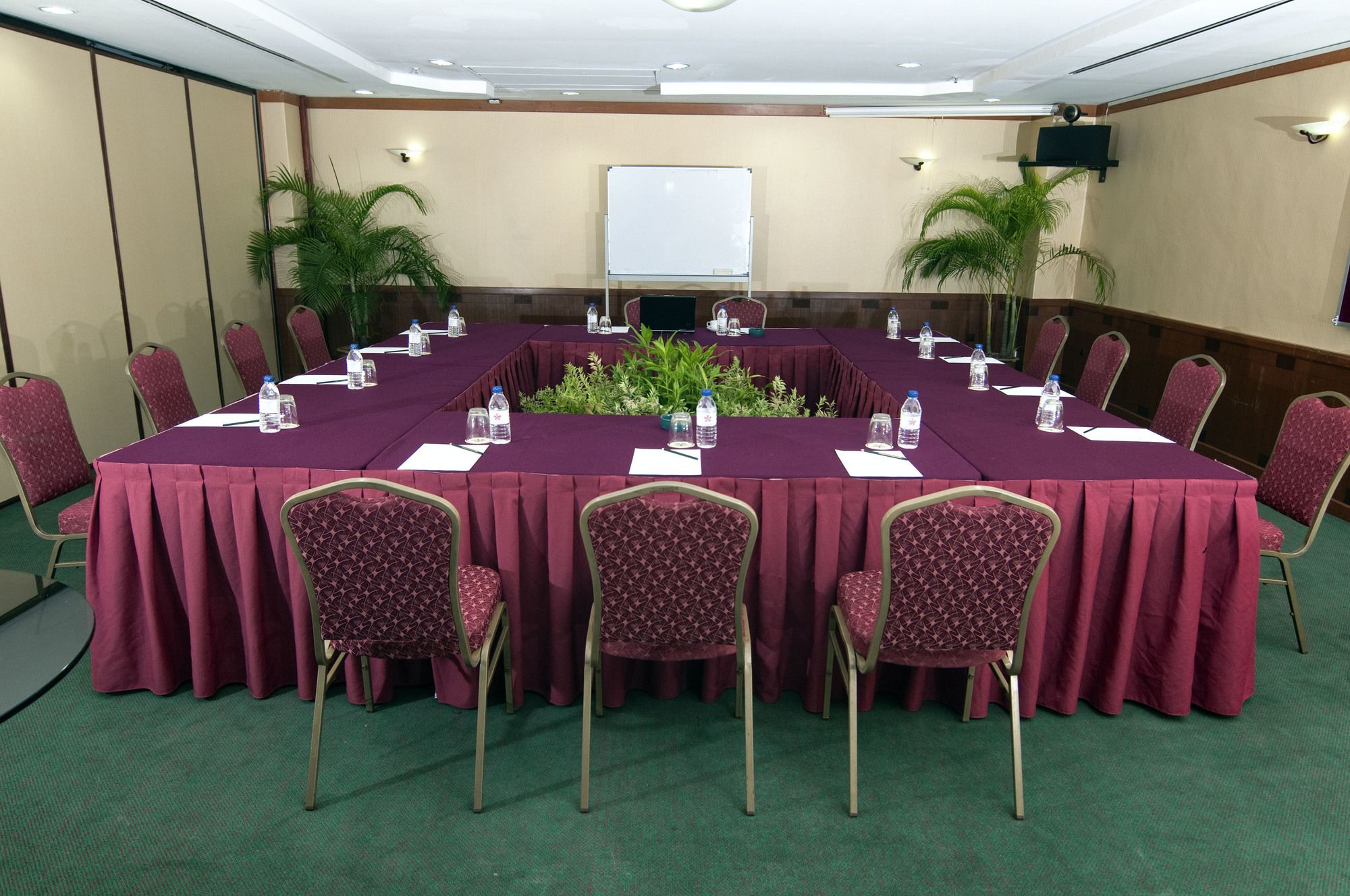 Swiss Avenue Hotel