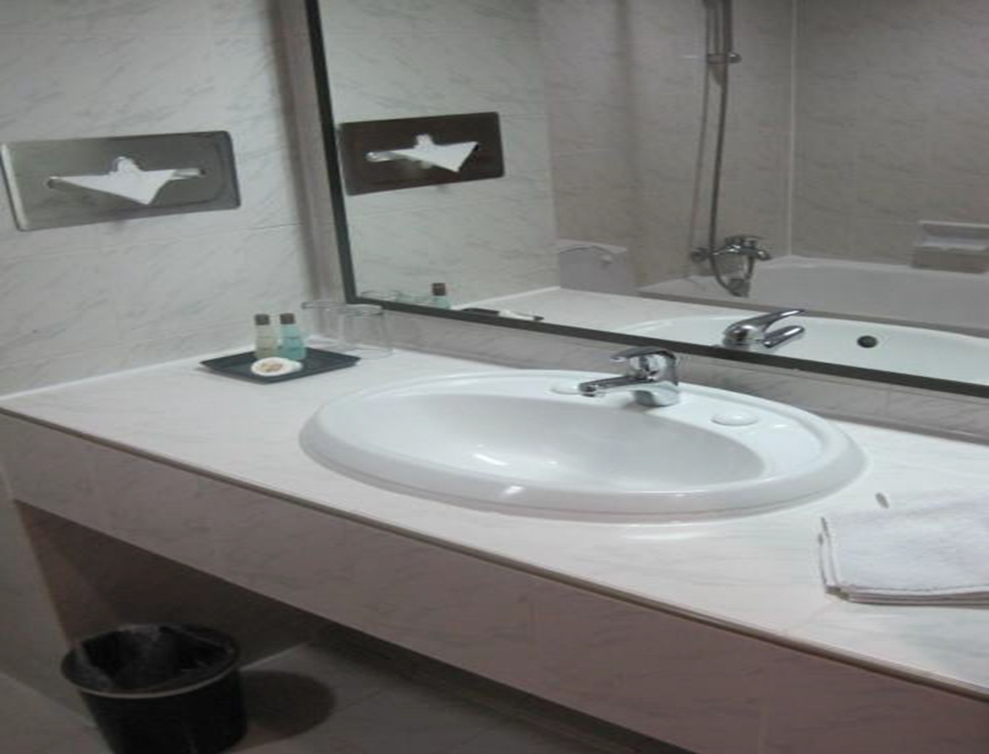 Swiss Avenue Hotel