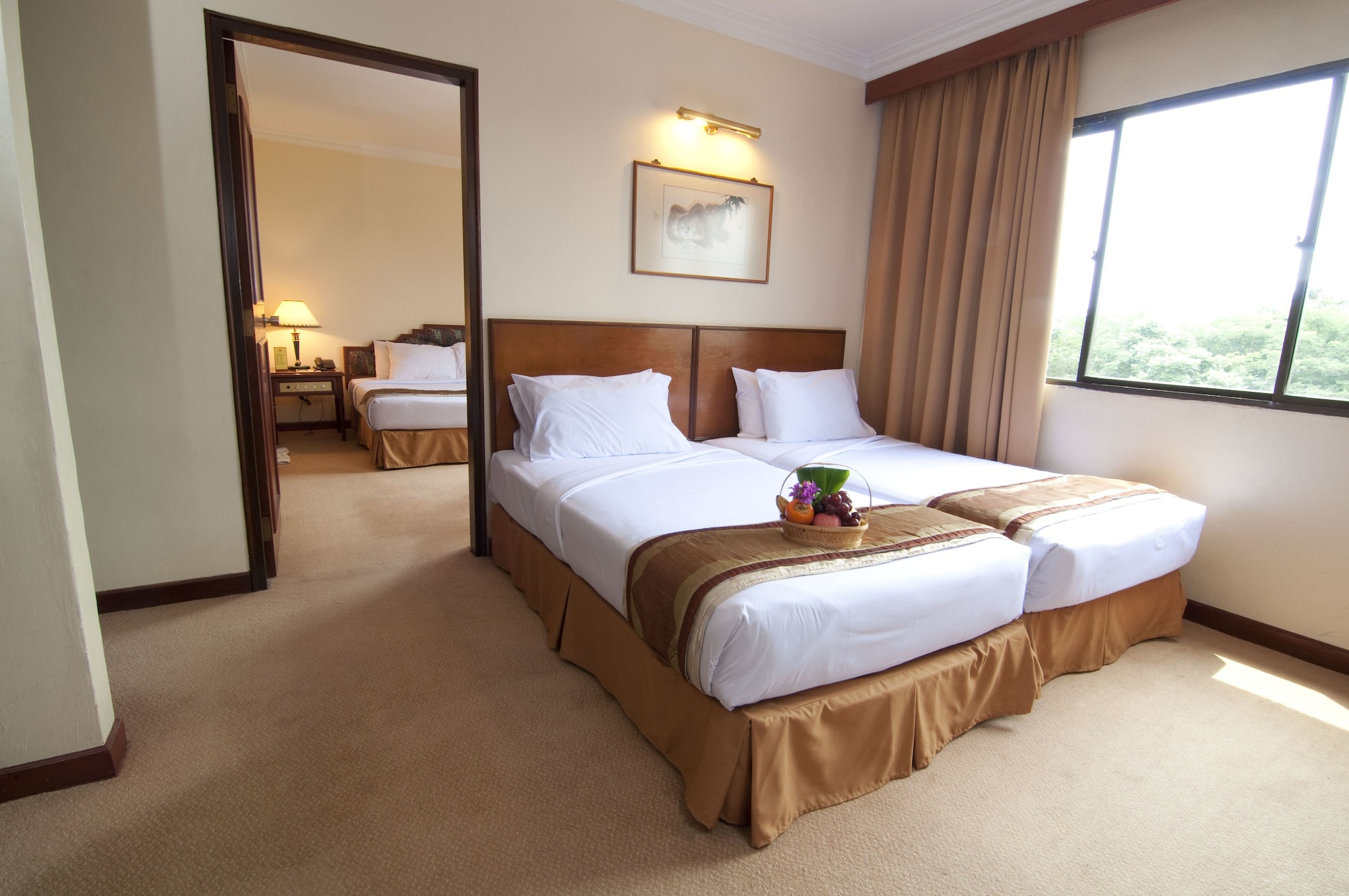 Swiss Avenue Hotel