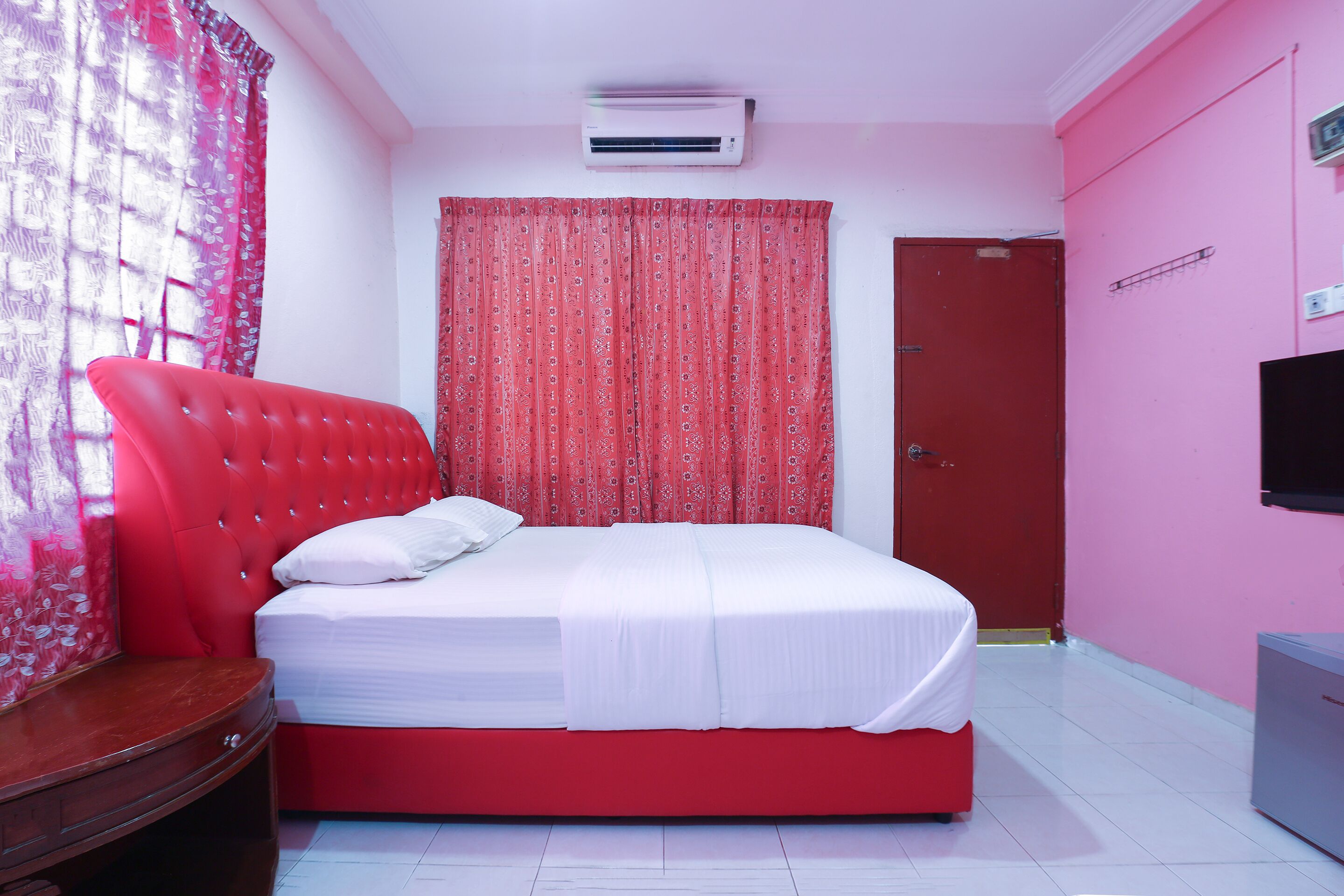 Oyo 89892 Hotel Jeli Inn