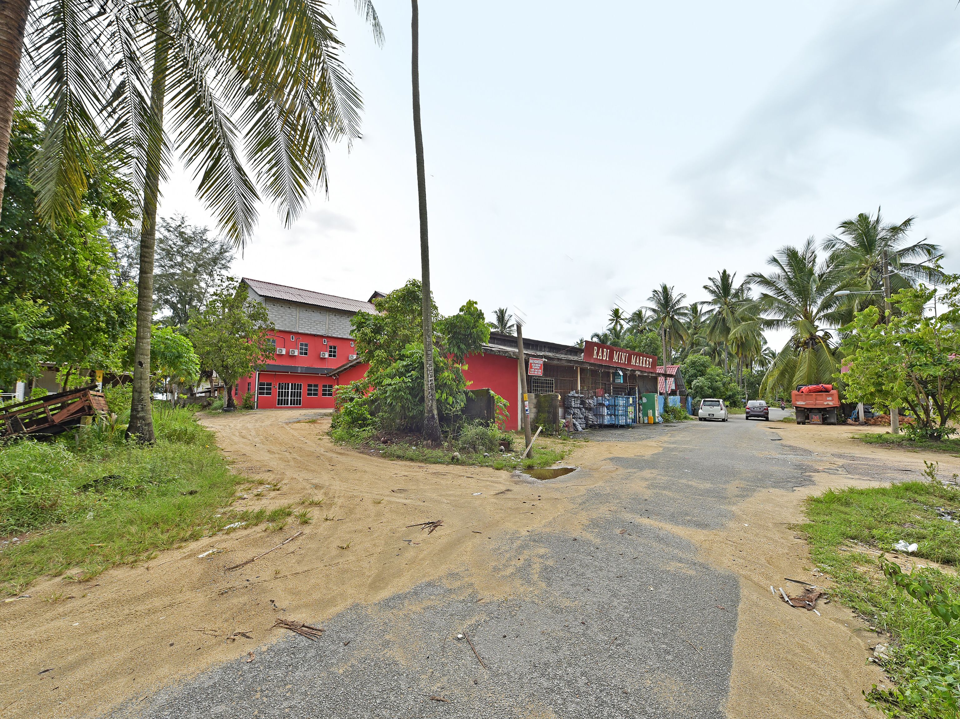 Capital O 90664 Rabi Hotel