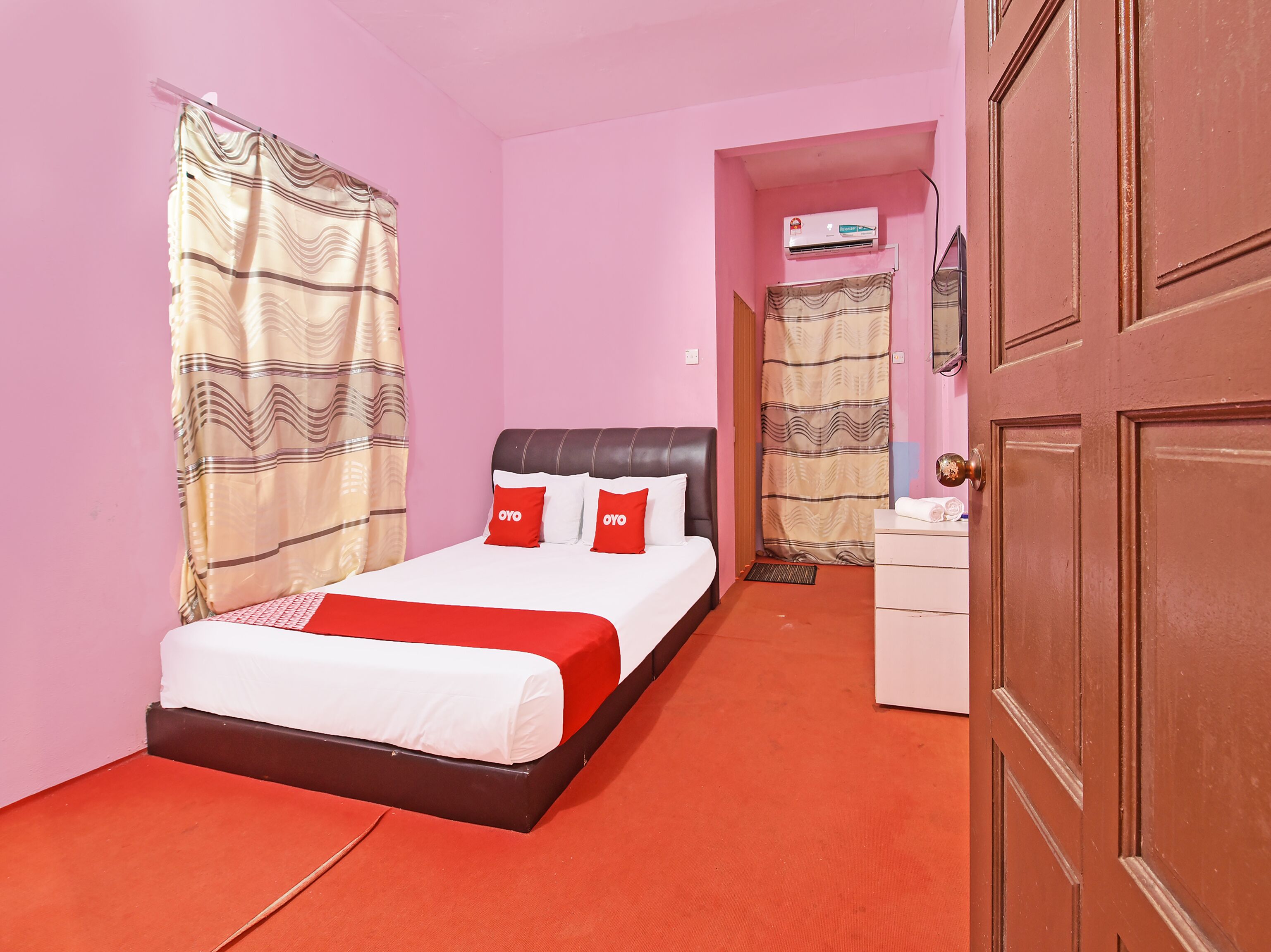 Capital O 90664 Rabi Hotel