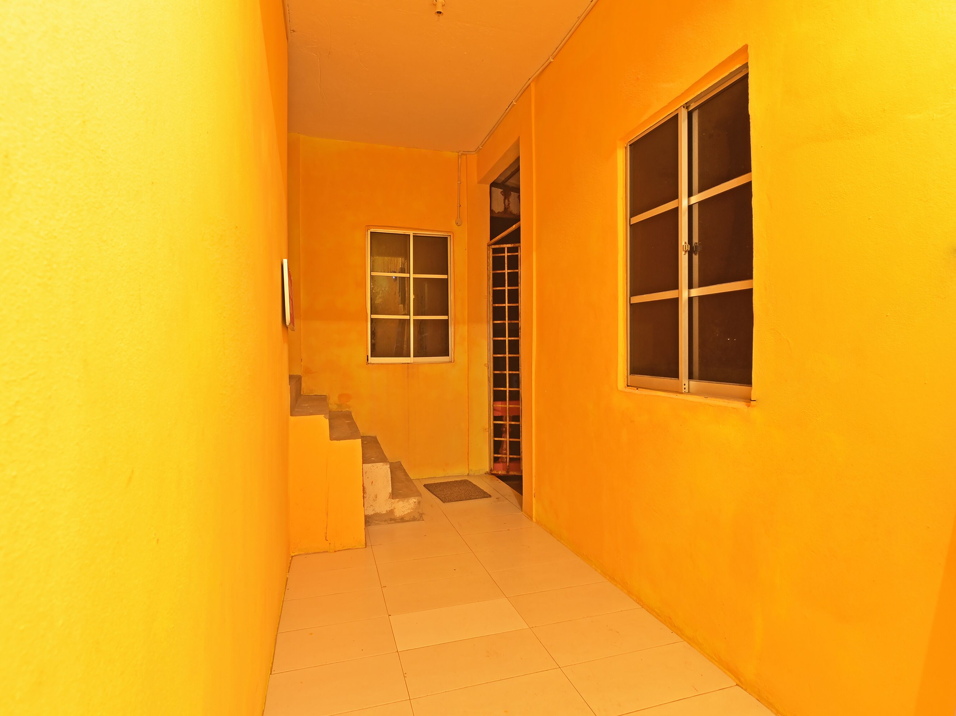 Capital O 90664 Rabi Hotel