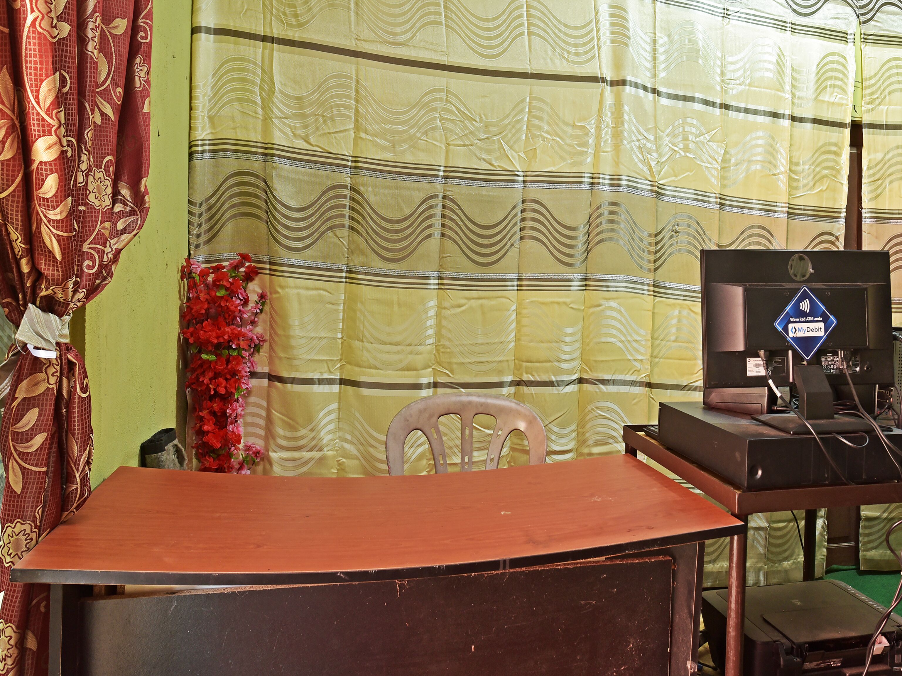 Capital O 90664 Rabi Hotel