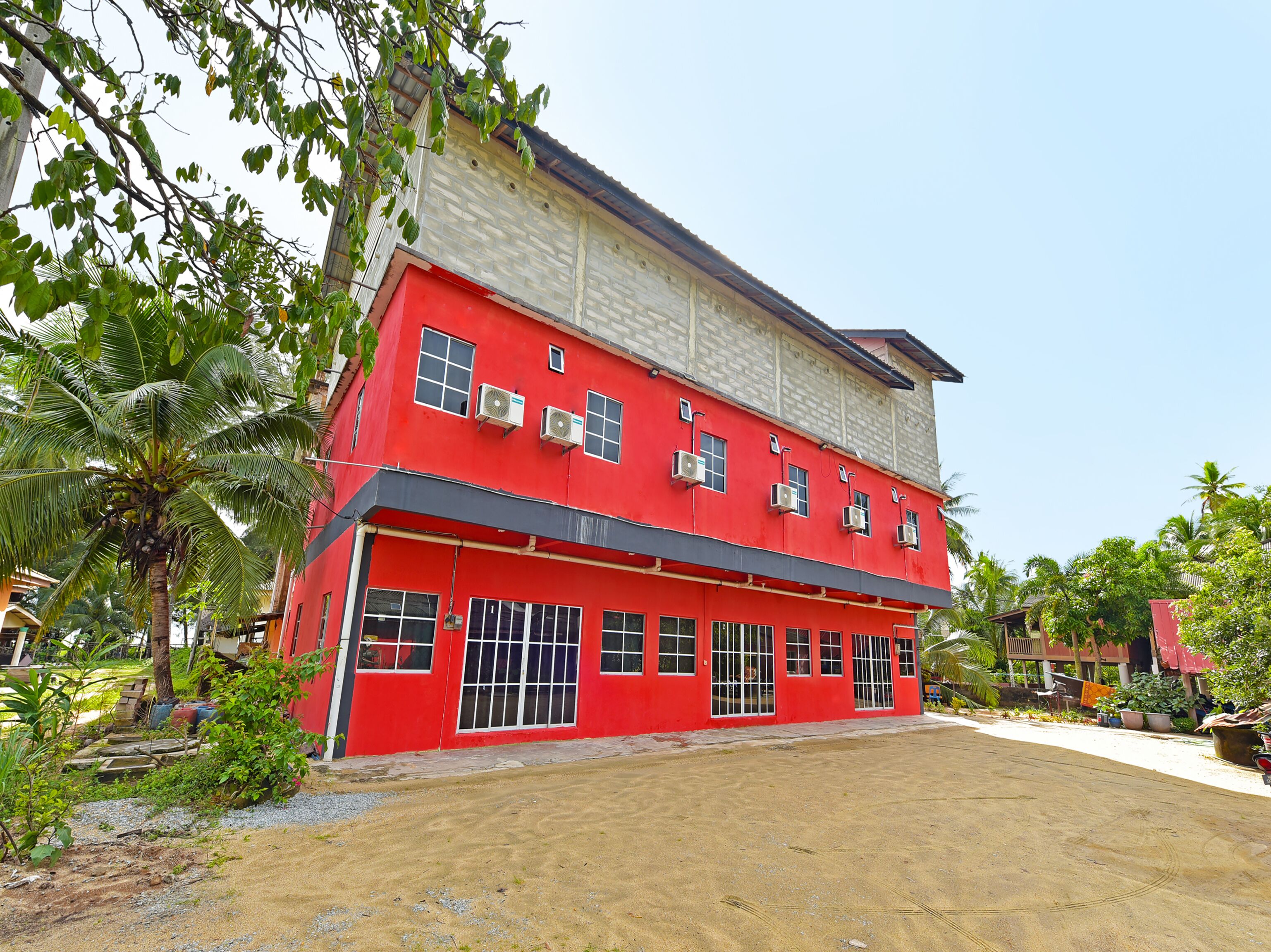 Capital O 90664 Rabi Hotel