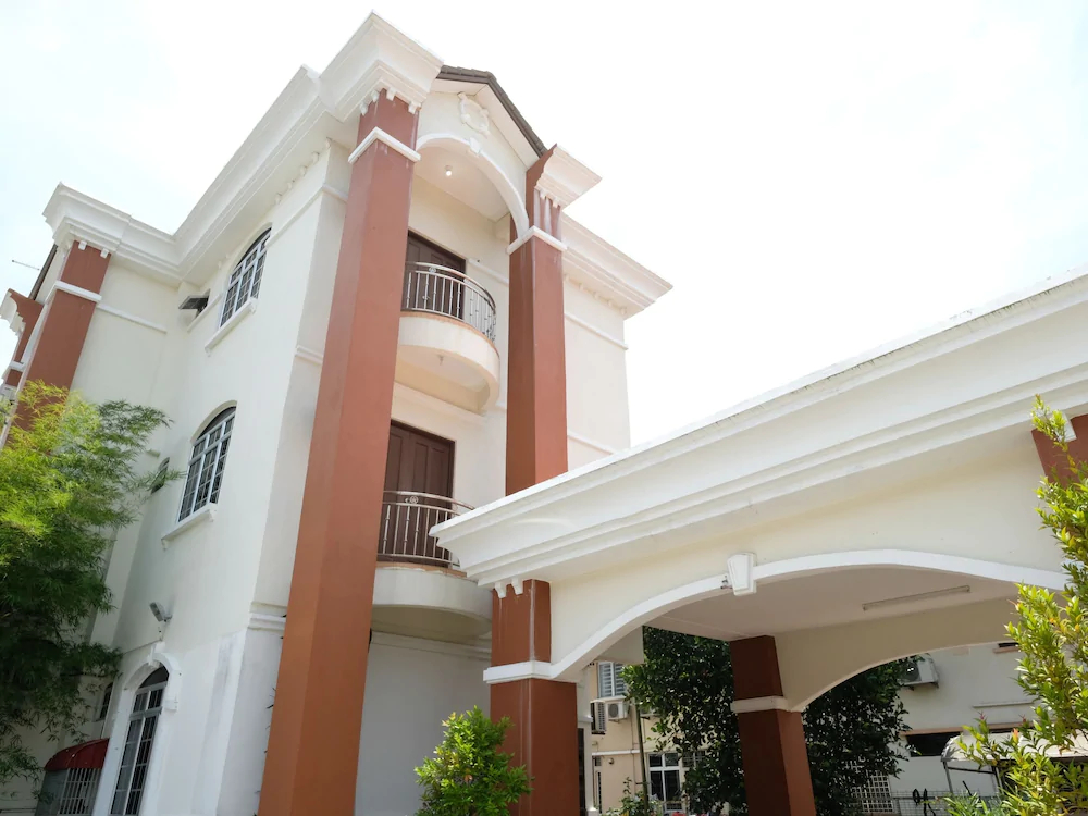 Hotel De Light Villa by OYO Rooms