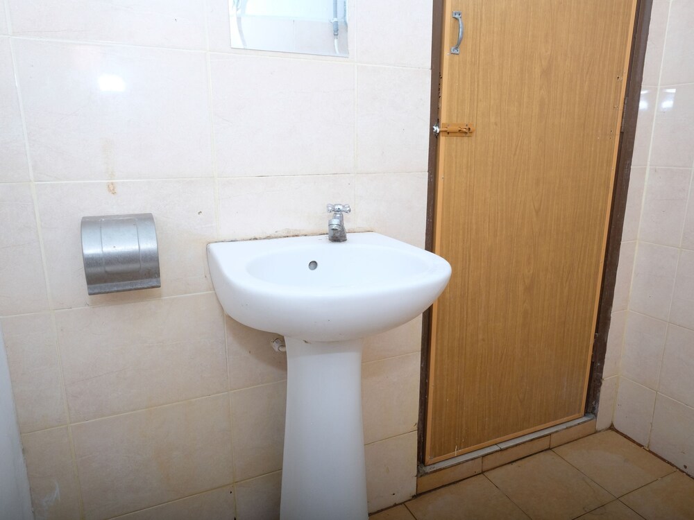 Hotel De Light Villa by OYO Rooms