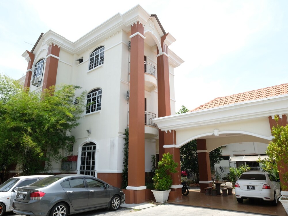 Hotel De Light Villa by OYO Rooms