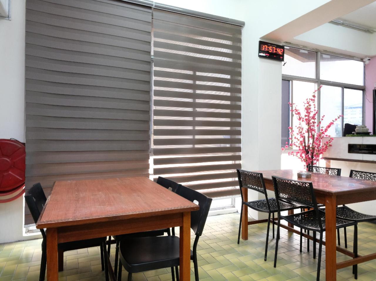 Hotel Kenangan by OYO Rooms