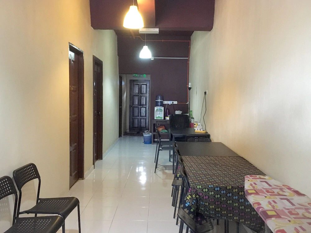 Naiim Hotel by OYO Rooms