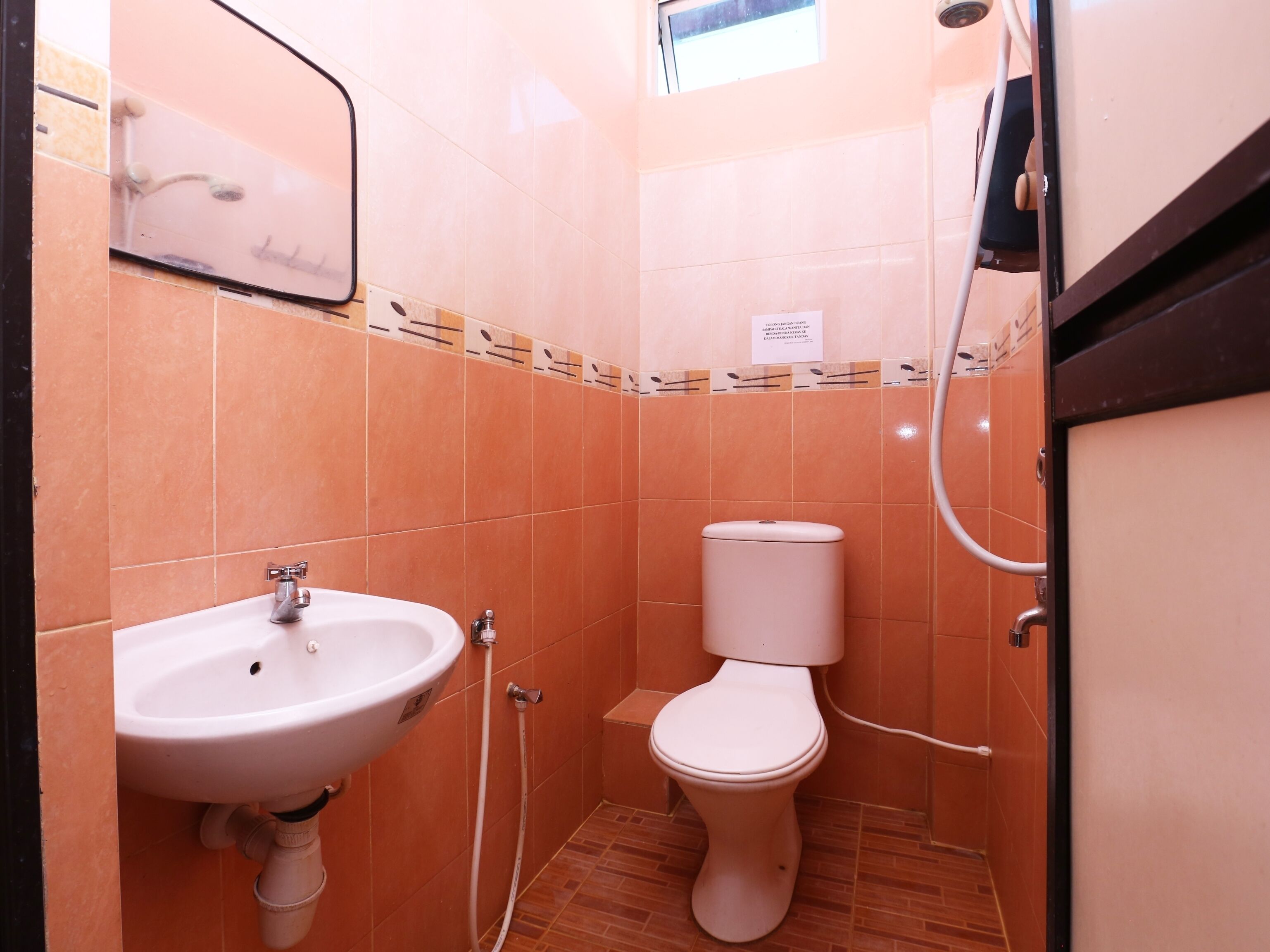 Sa Villa Holiday Inn by OYO Rooms