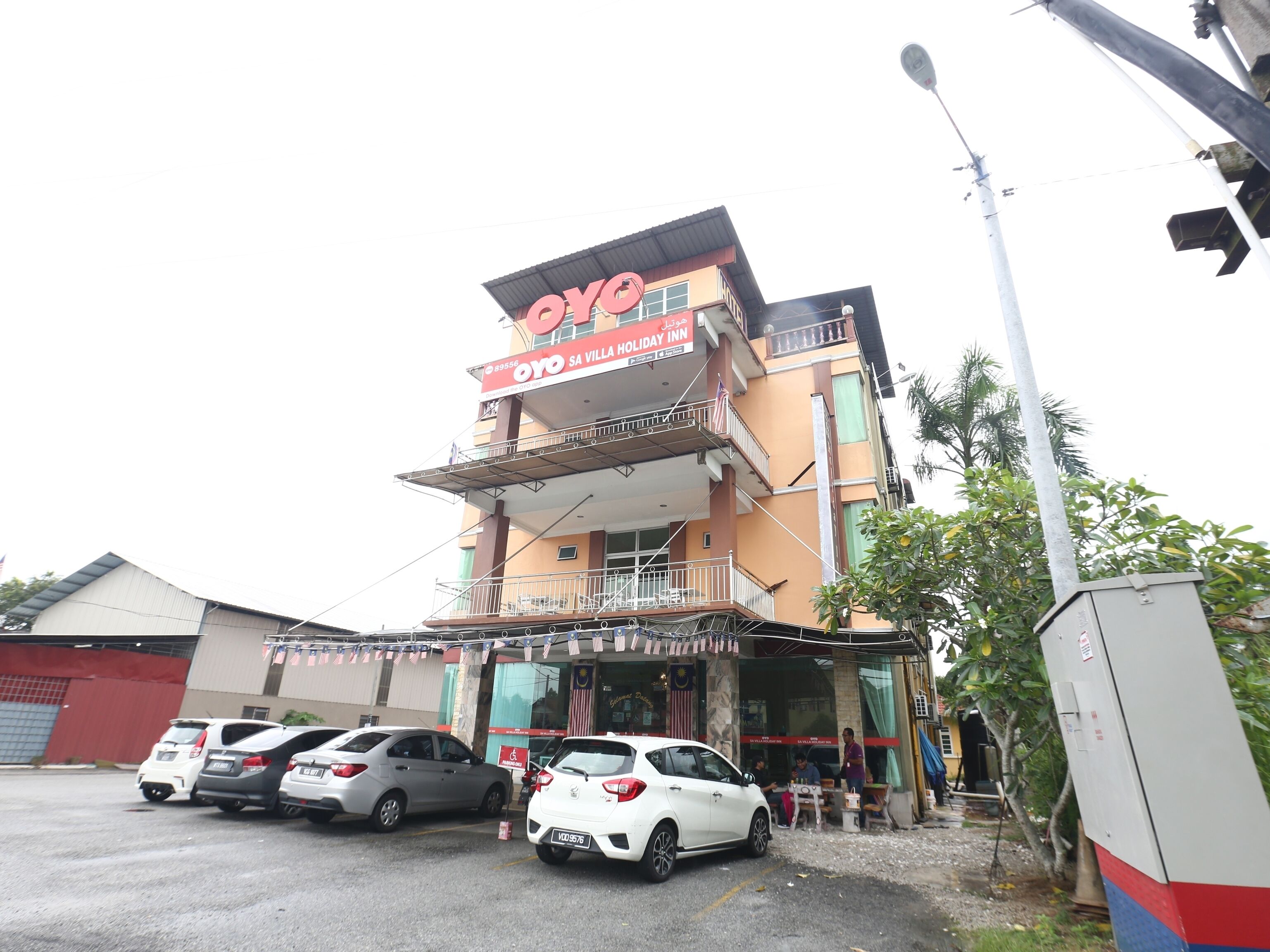 Sa Villa Holiday Inn by OYO Rooms