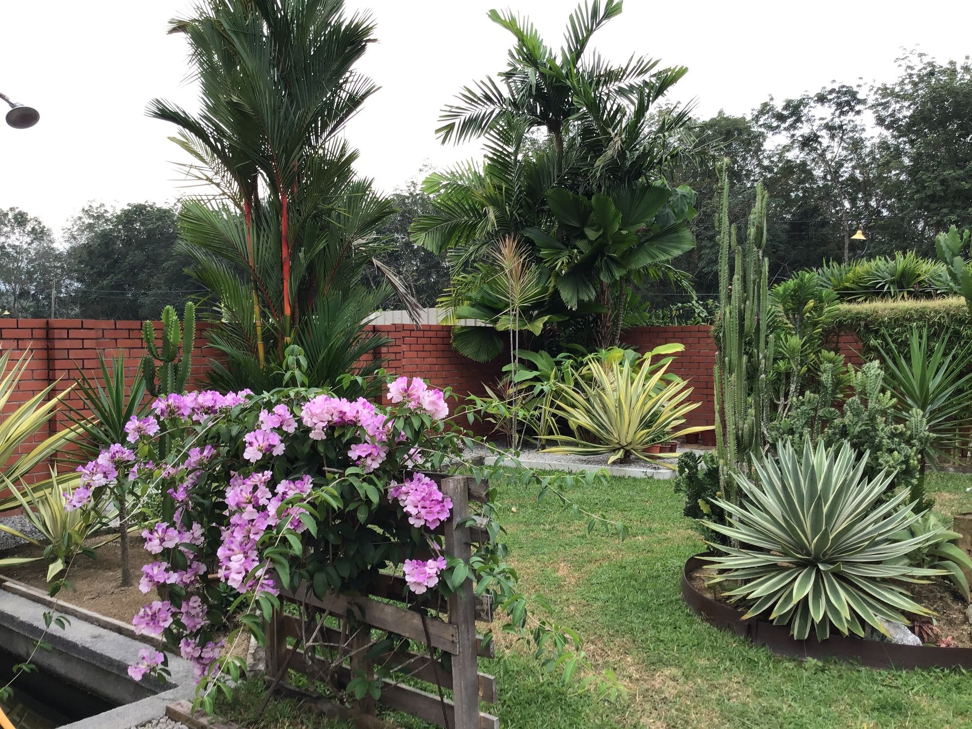 Teshar Gardens