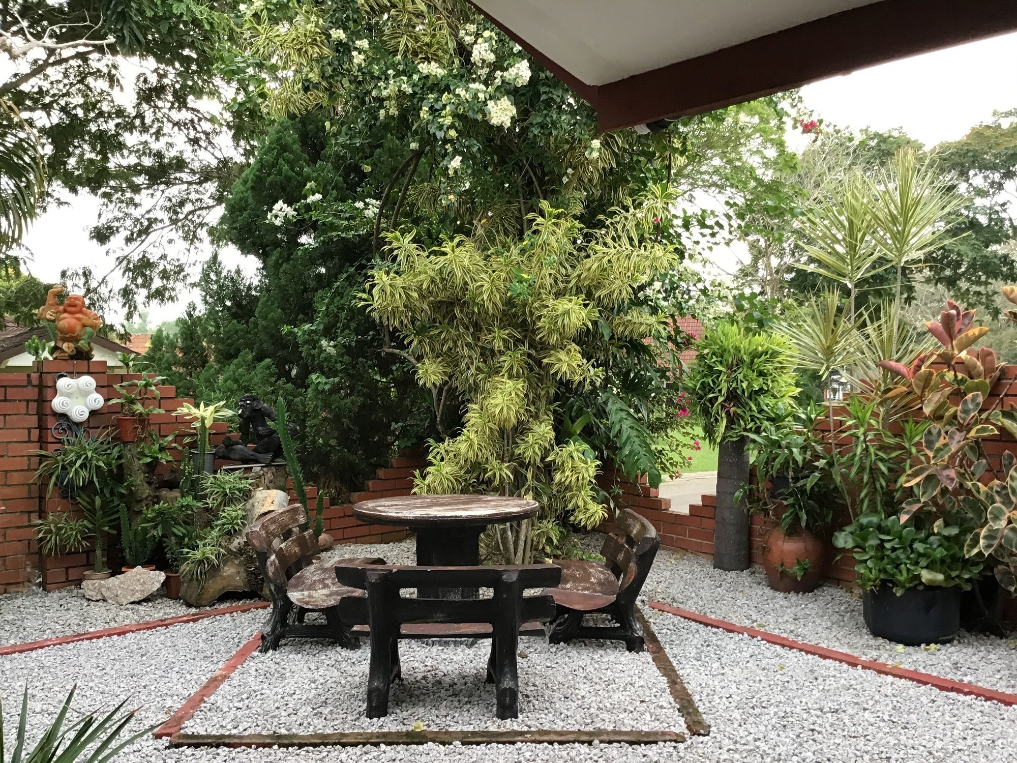 Teshar Gardens